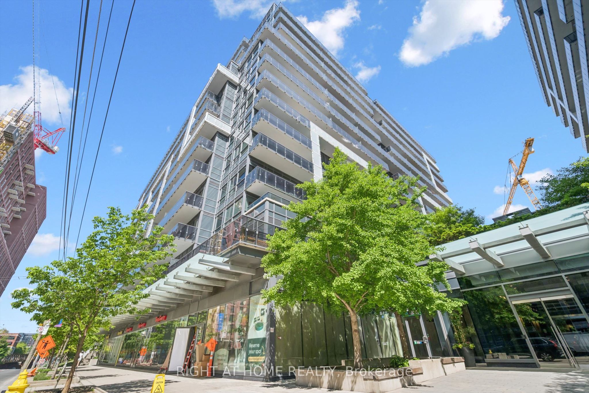 1030 King Street W 418, Toronto, ON M6K 3N3 photo 2