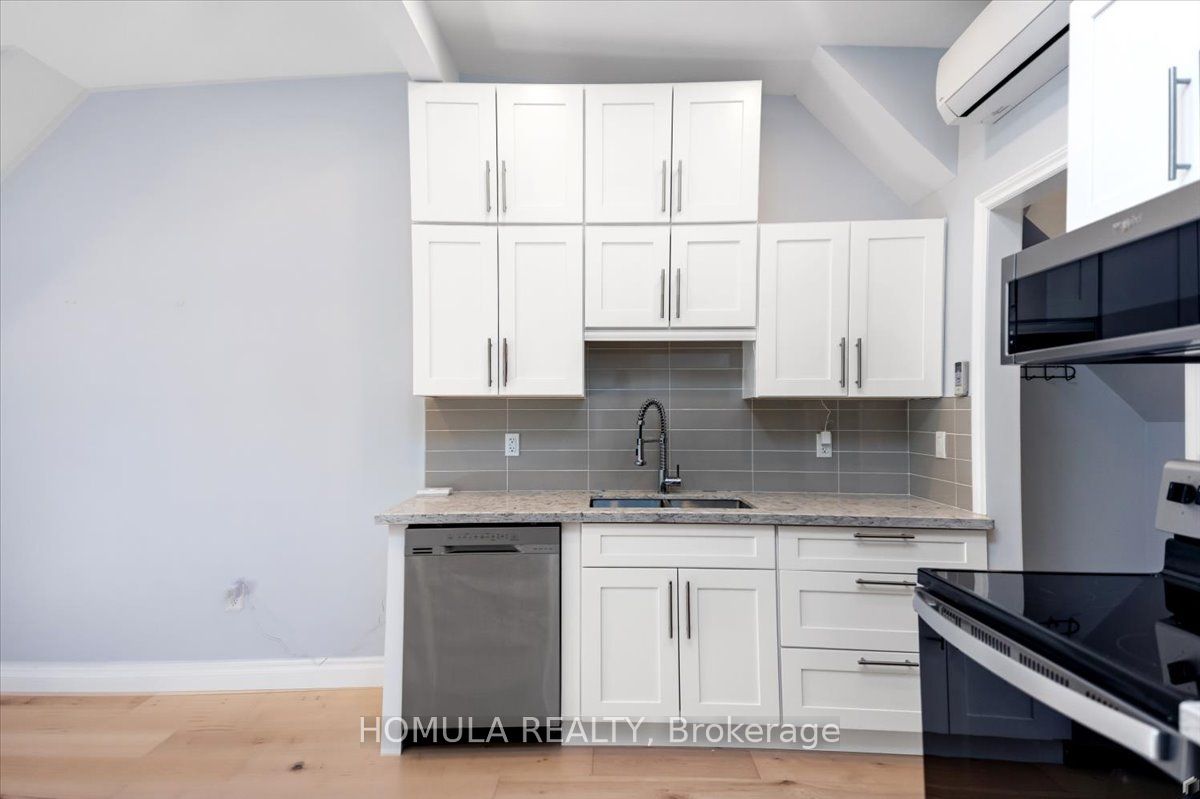 29 Grace Street Rear, Toronto, ON M6G 3A6 photo 2
