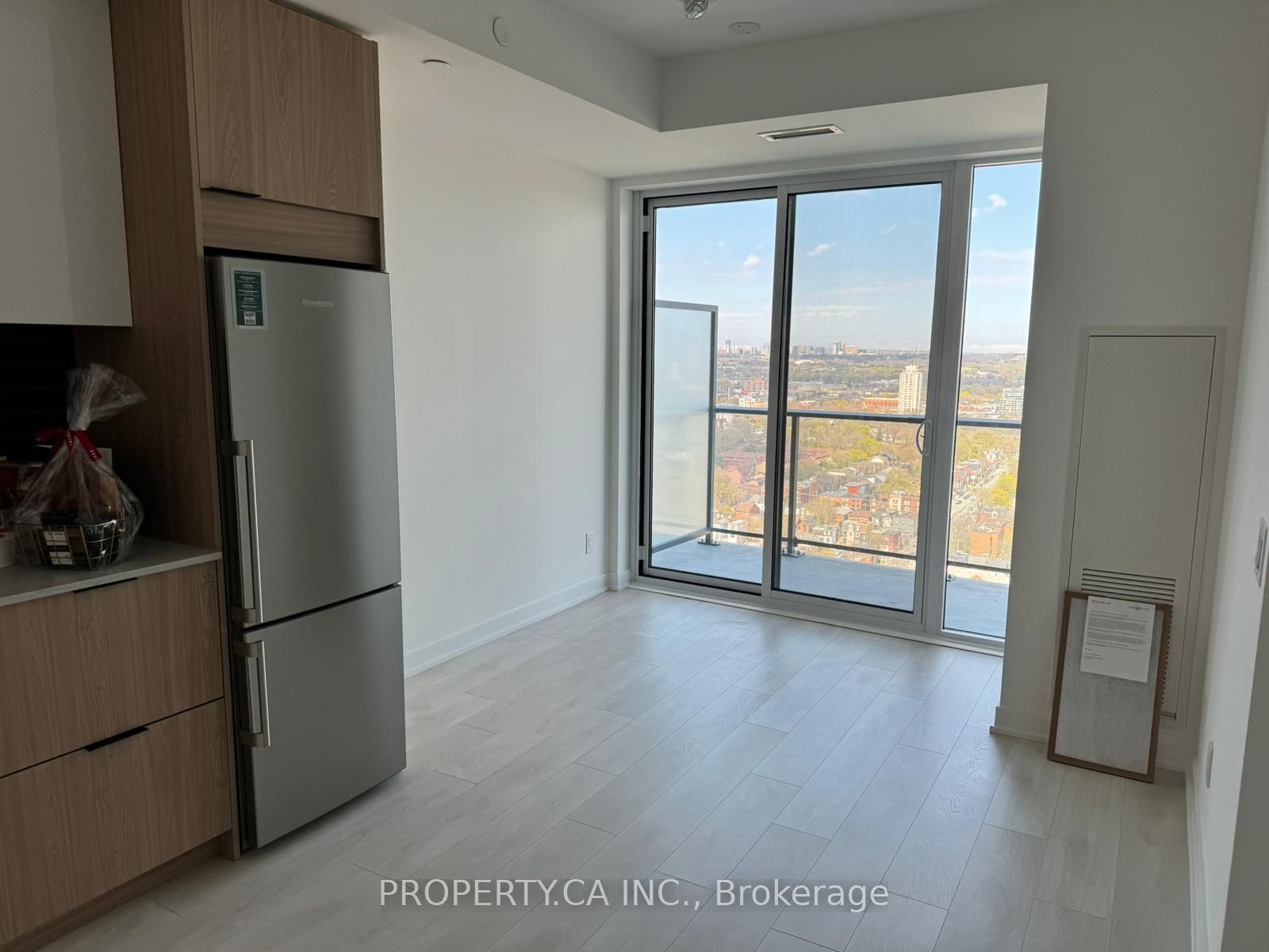5 Defries Street 2801, Toronto, ON M5A 3R4 photo 2
