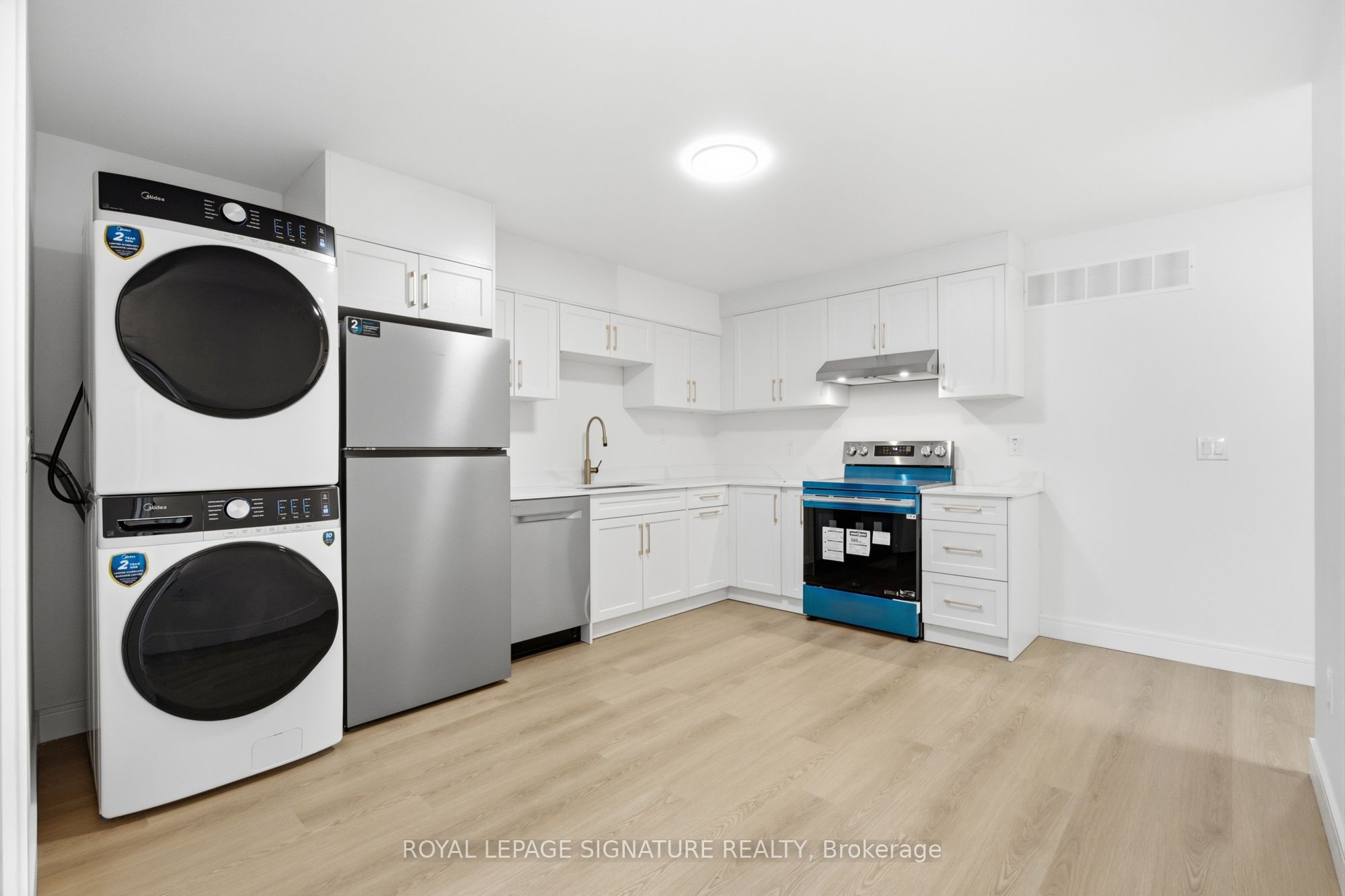 53 Bishop Avenue 2, Toronto, ON M2M 1Z4 photo 2