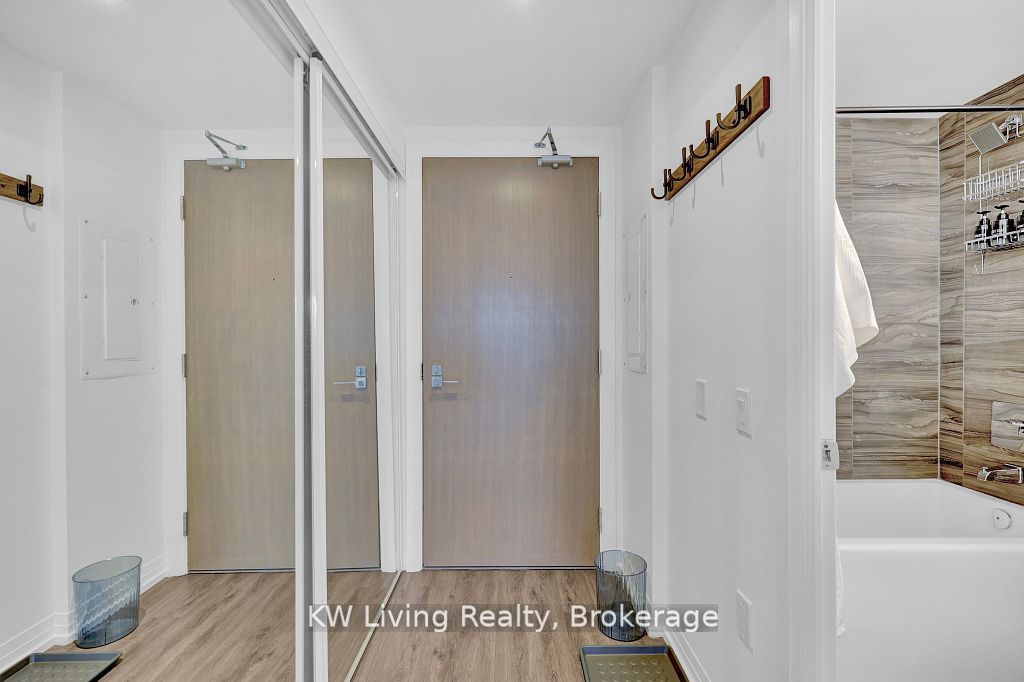 251 Jarvis Street 2911, Toronto, ON M5B 0C3 photo 2