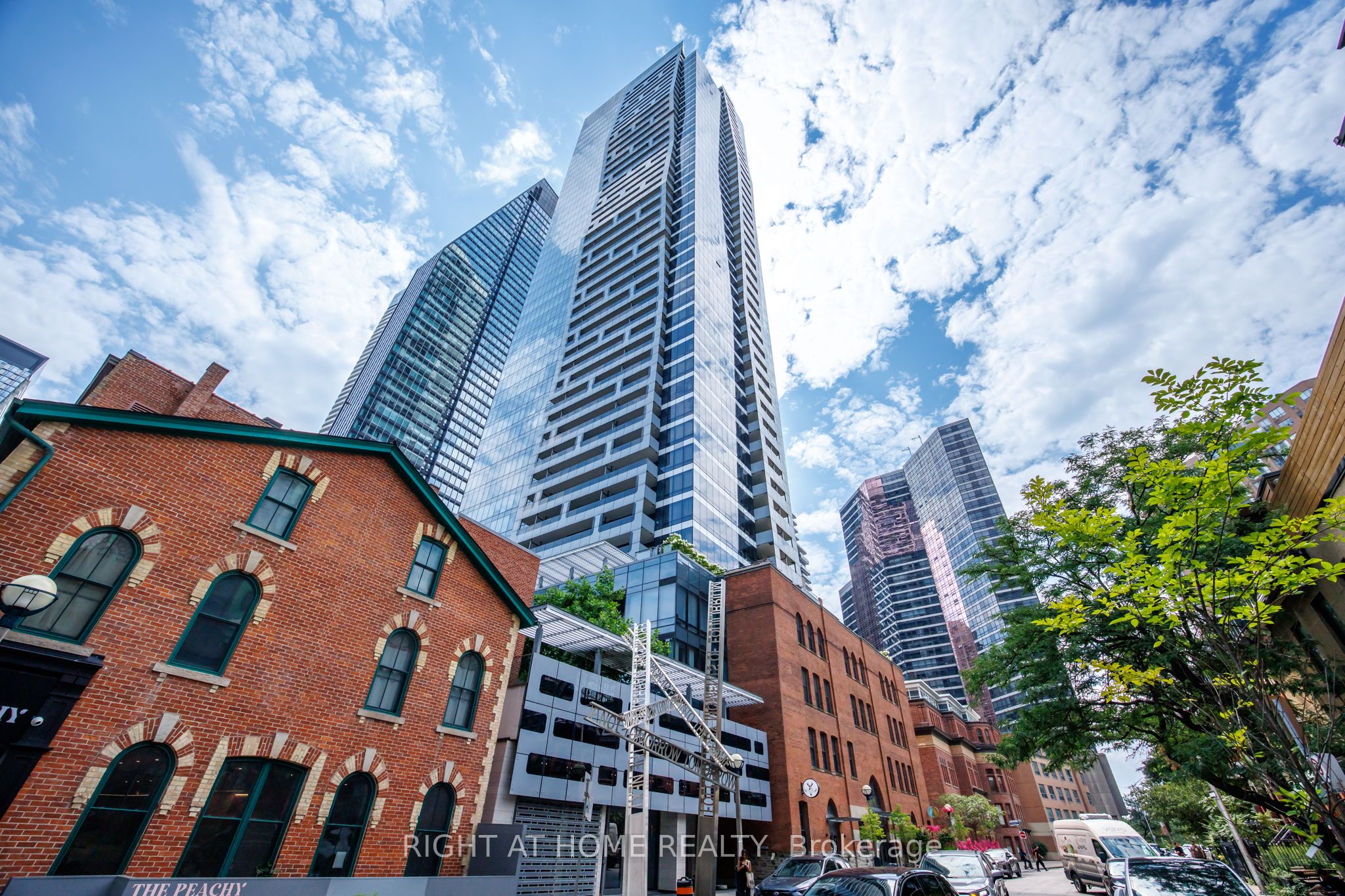 5 St Joseph Street 3105, Toronto, ON M4Y 1J6 photo 2