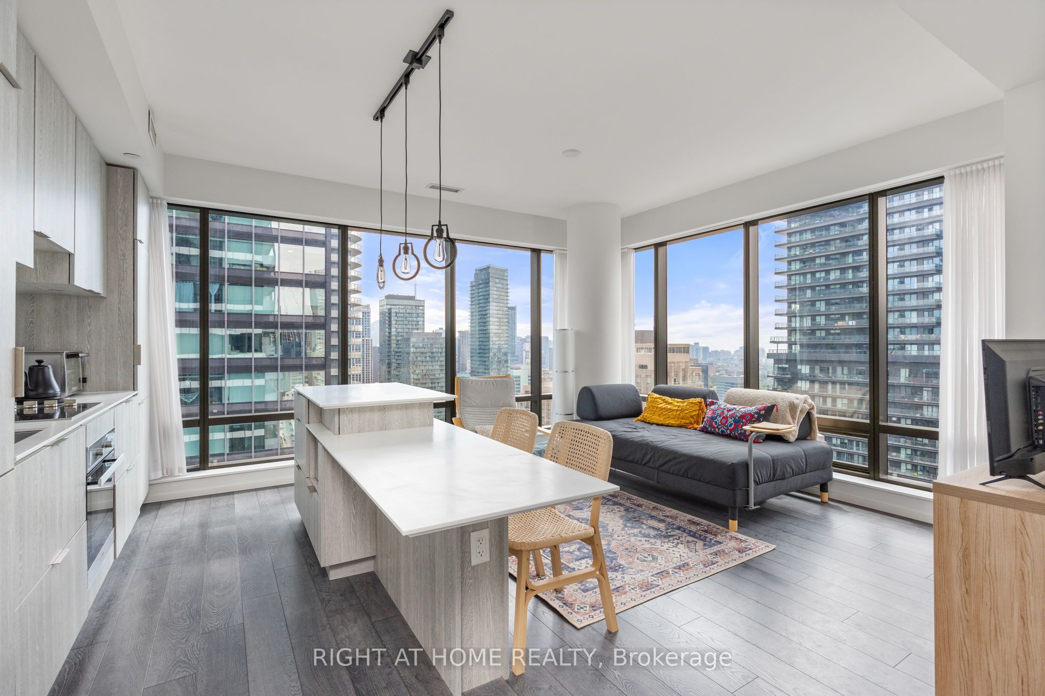 5 St Joseph Street 3105, Toronto, ON M4Y 1J6 photo 4
