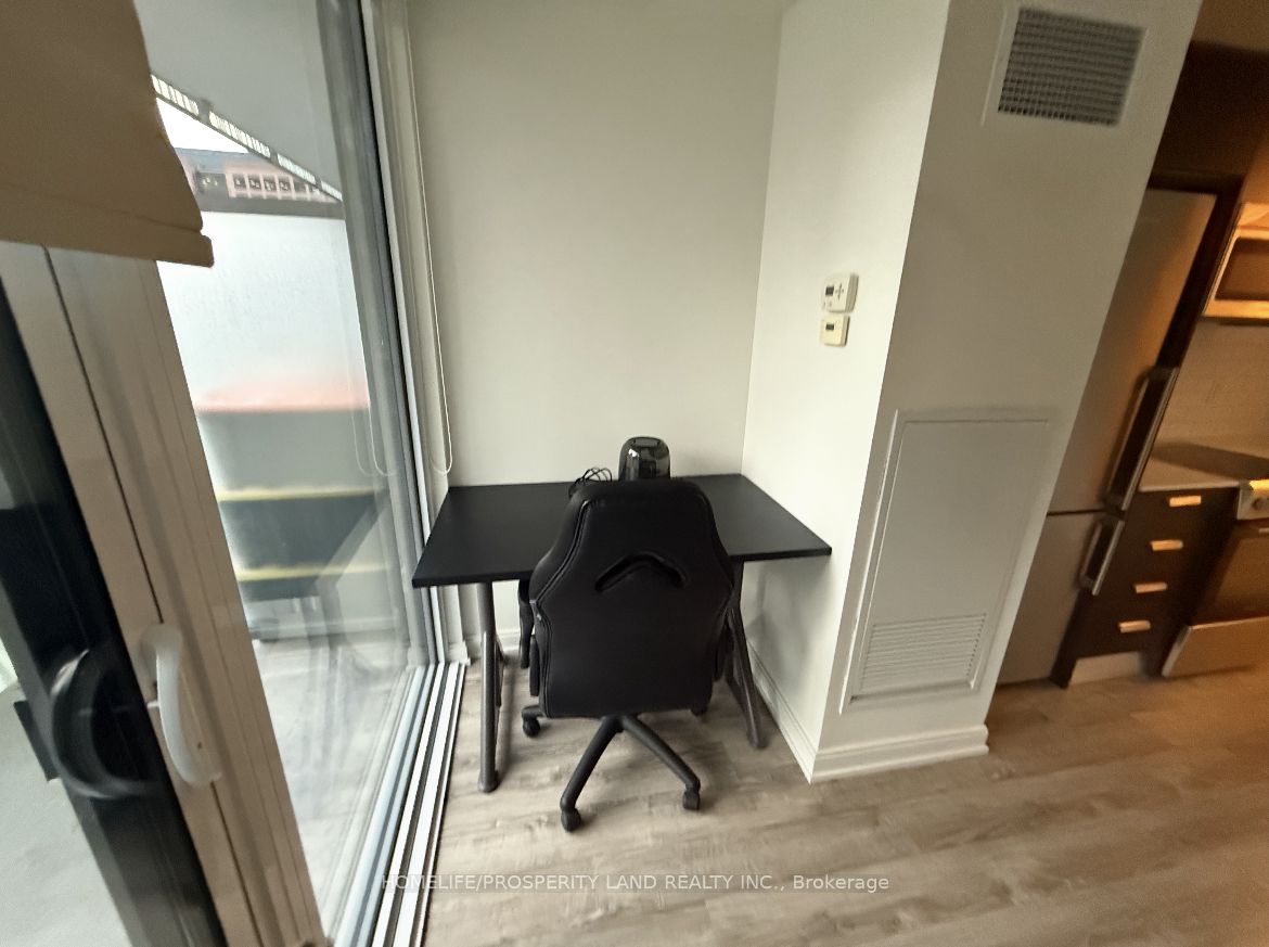 42 Charles Street E 1308, Toronto, ON M4Y 1T4 photo 3
