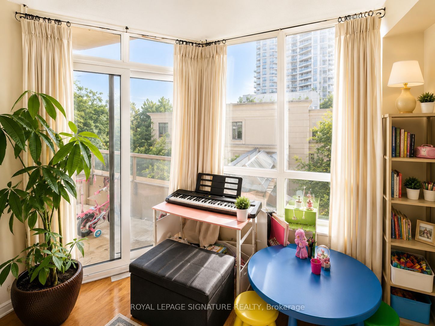 80 Harrison Garden Boulevard 323, Toronto, ON M2N 7E3 photo 4