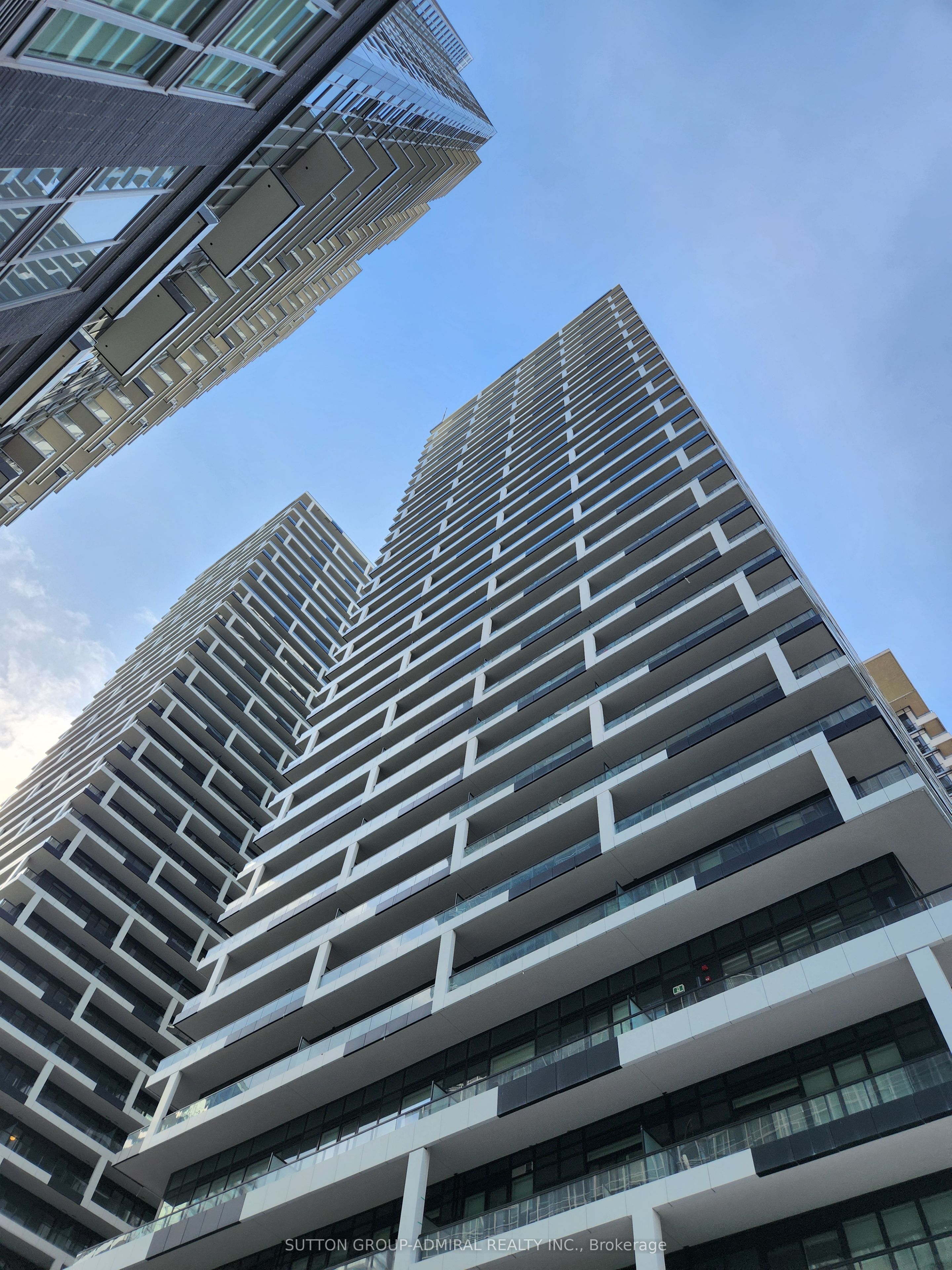 65 Broadway Avenue 320, Toronto, ON M4P 1T9