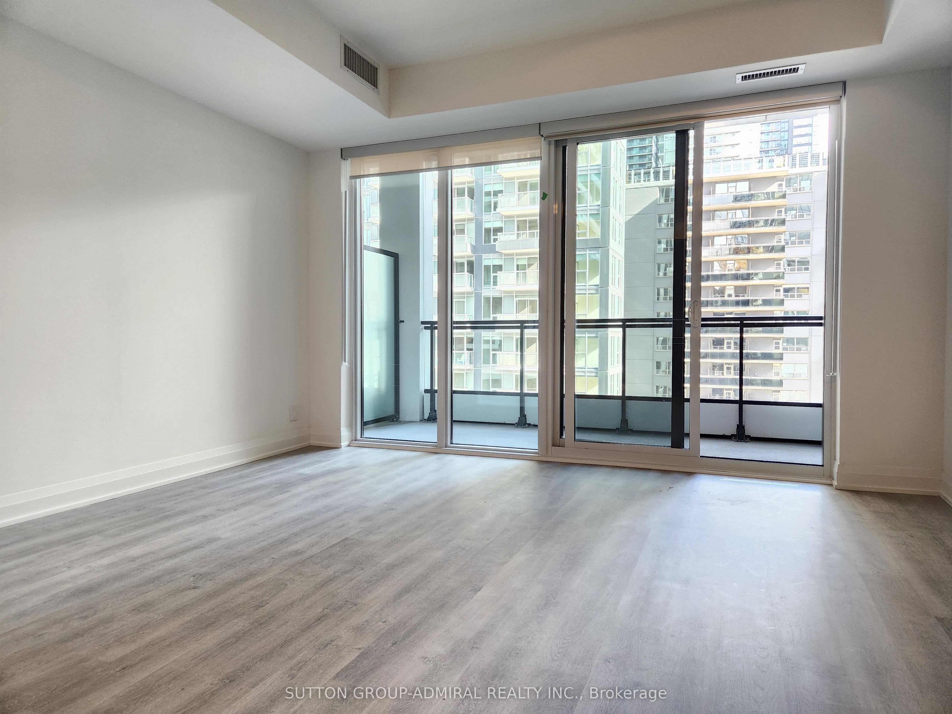 65 Broadway Avenue 320, Toronto, ON M4P 1T9 photo 2