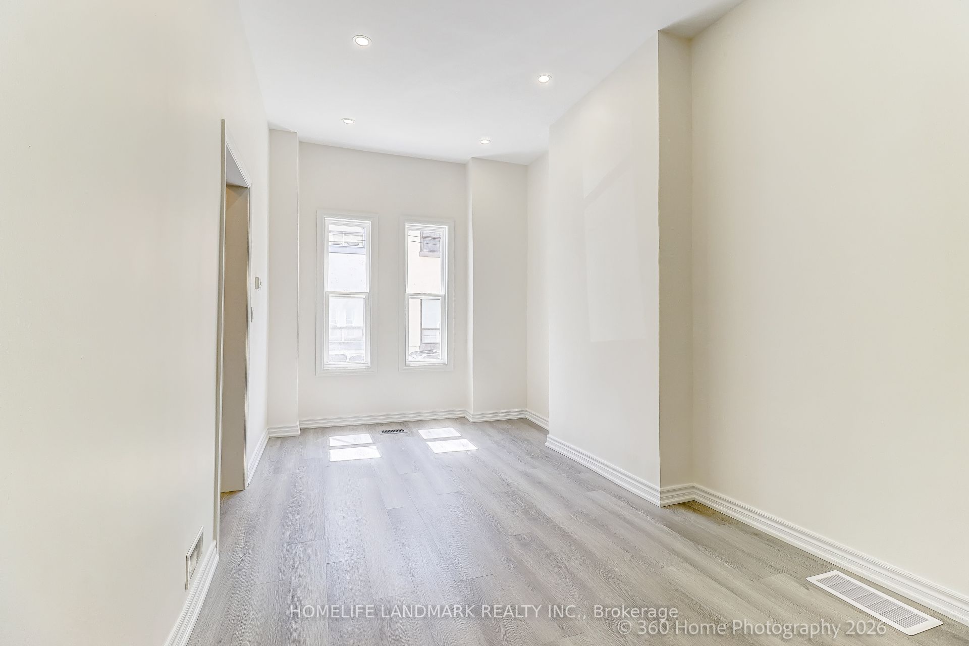 4 Andrews Avenue, Toronto, ON M6J 1S3 photo 5