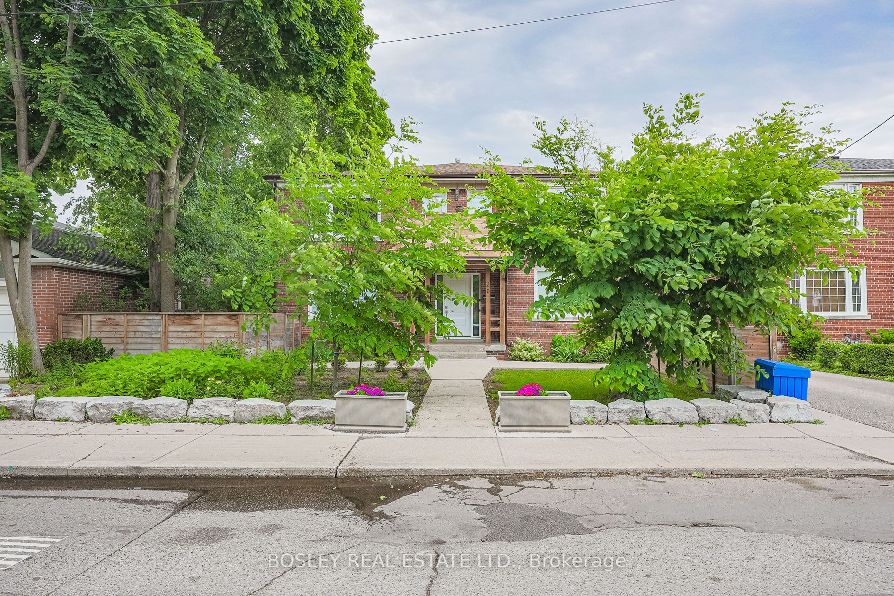 20 Markdale Avenue 3, Toronto, ON M6C 1S9