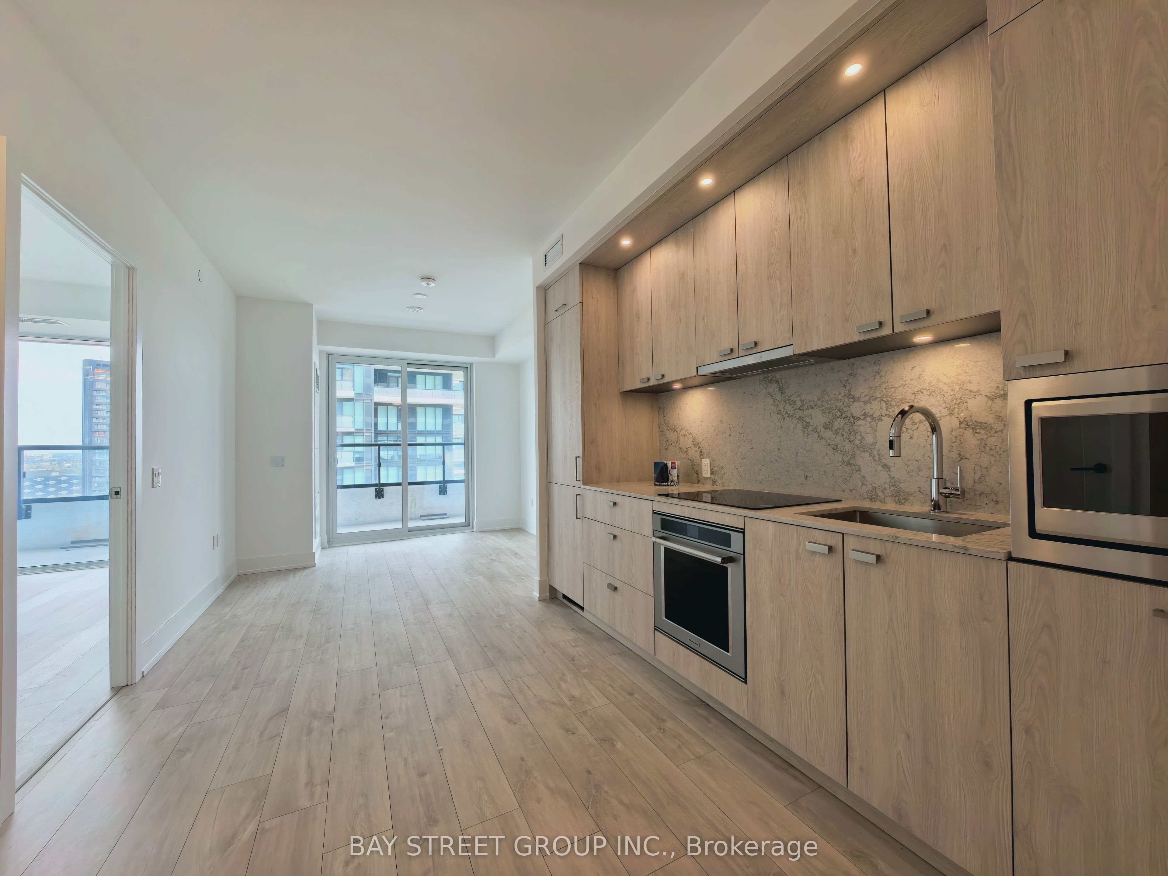 10 Inn on the park Drive 2205, Toronto, ON M3C 0P9 photo 2