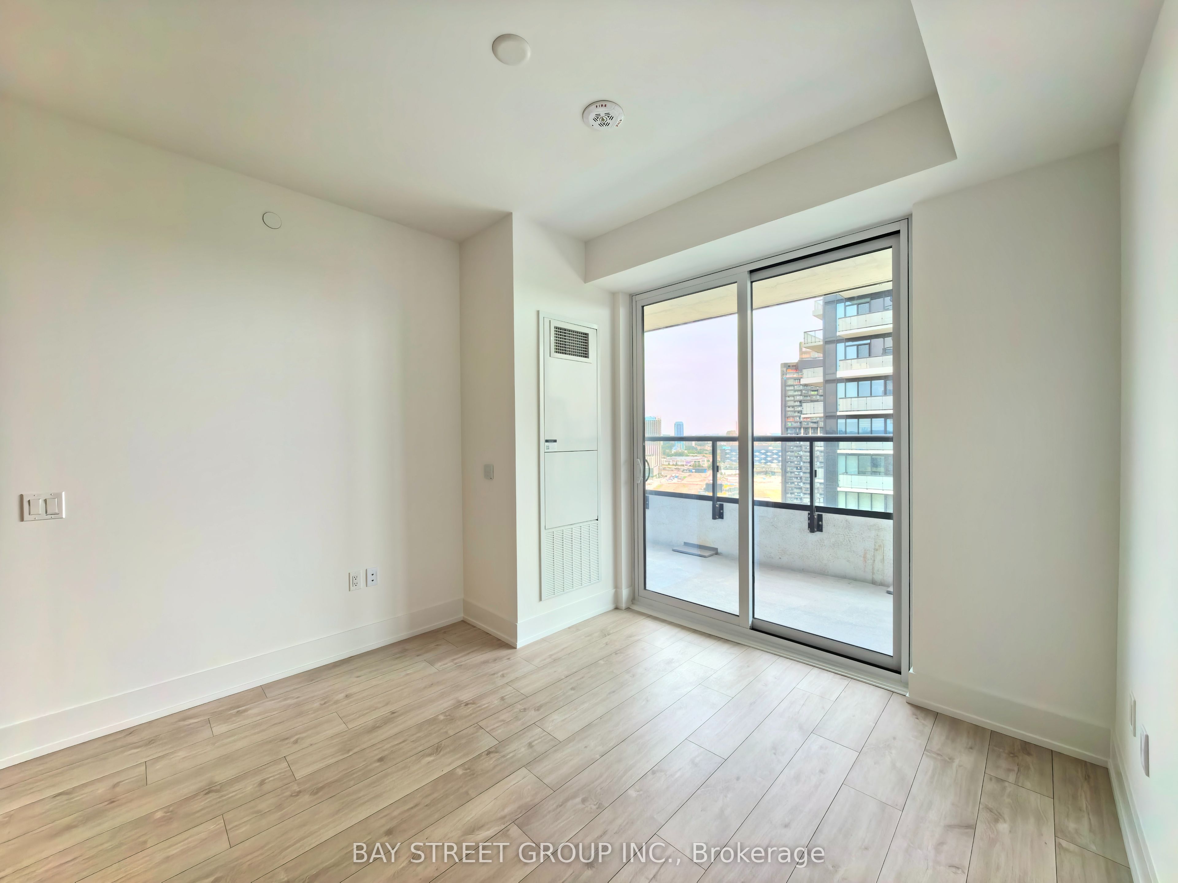 10 Inn on the park Drive 2205, Toronto, ON M3C 0P9 photo 4