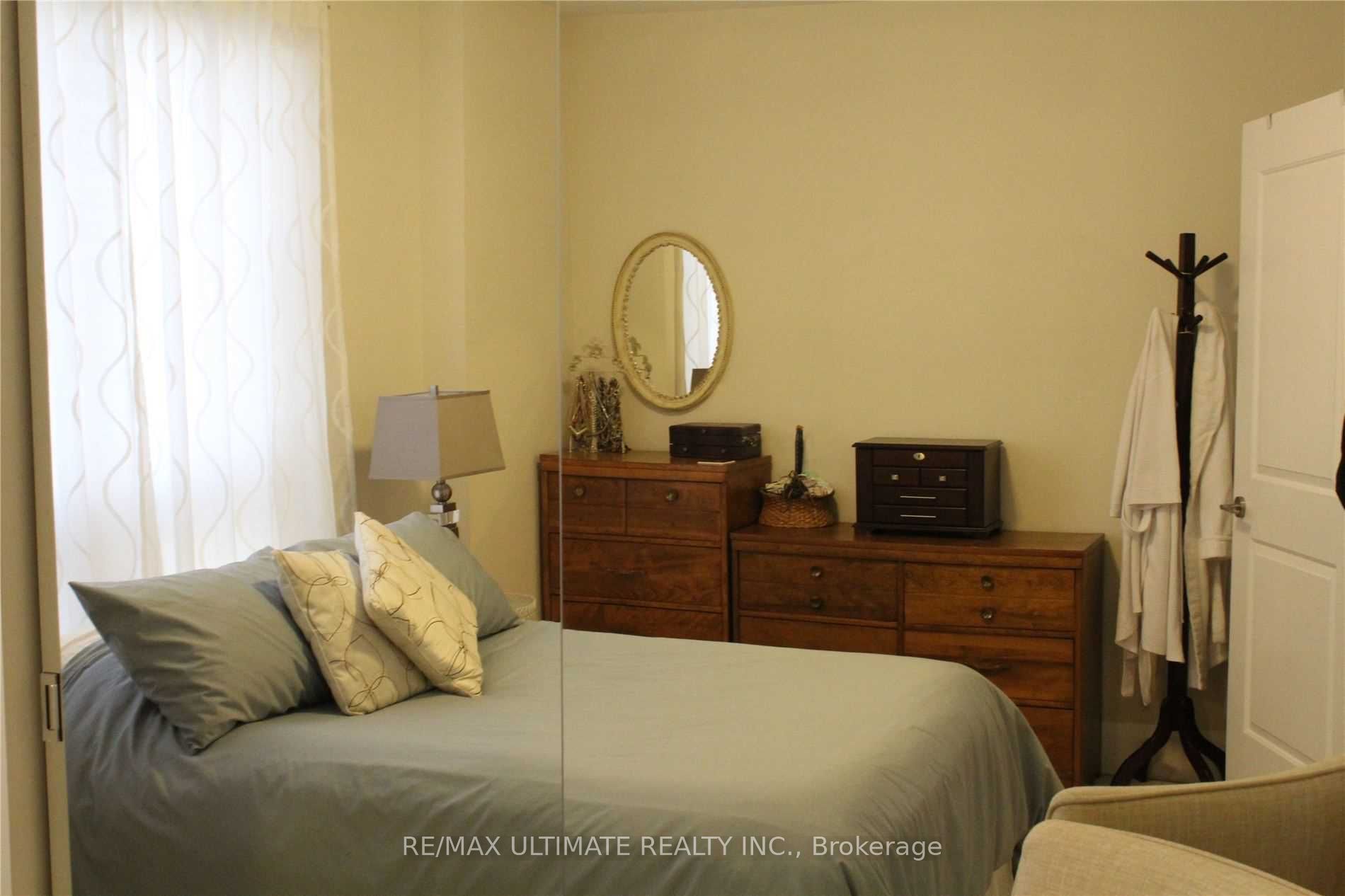 100 Harrison Garden Boulevard 310, Toronto, ON M2N 0C2 photo 4