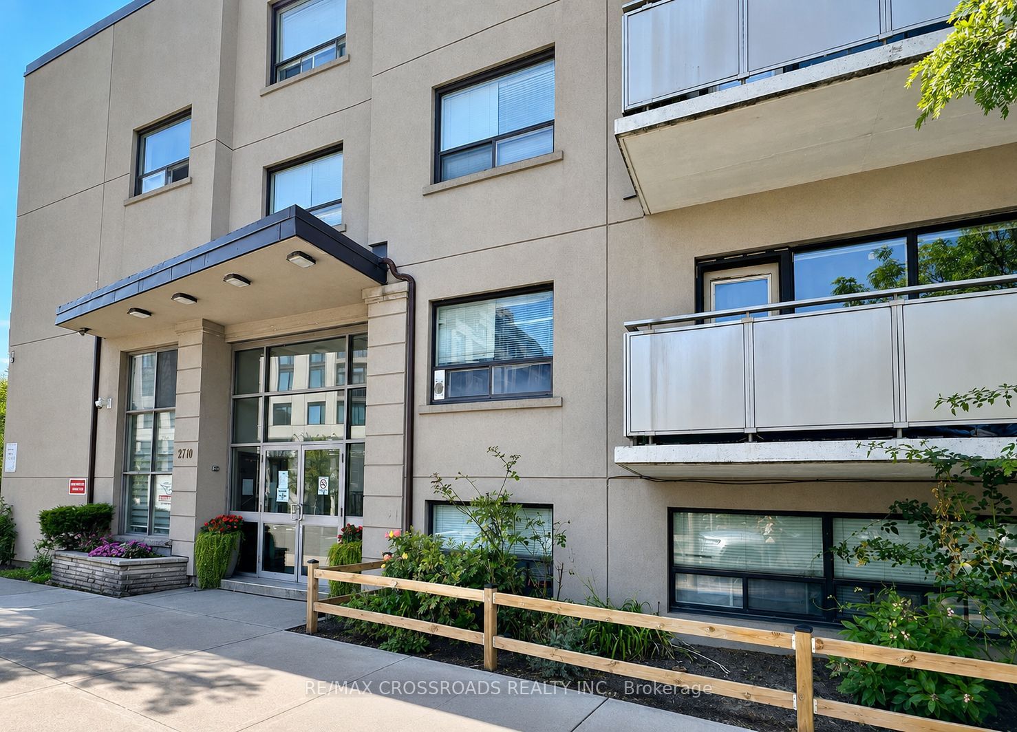 2770 Yonge Street 302, Toronto, ON M4N 2J3