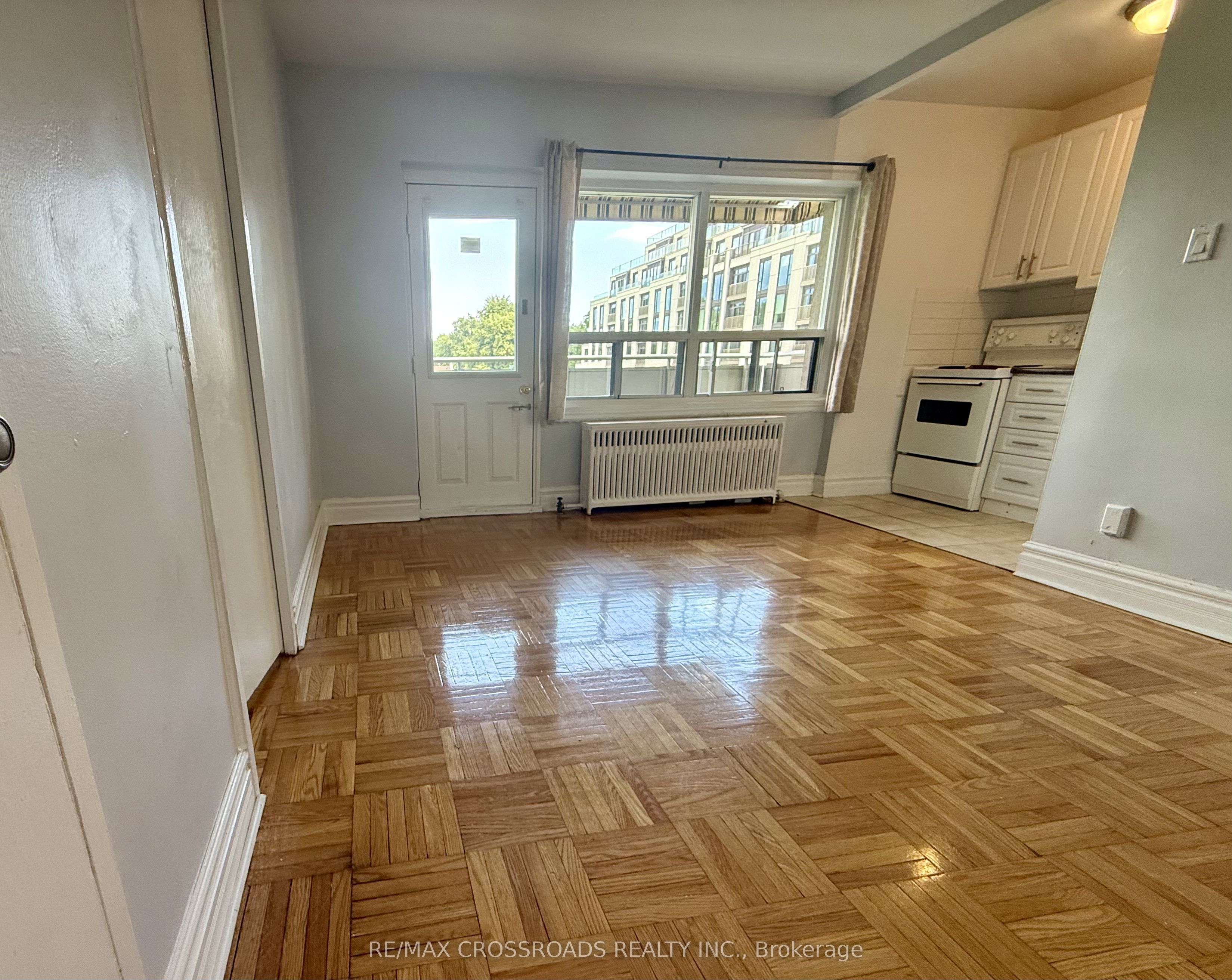 2770 Yonge Street 302, Toronto, ON M4N 2J3 photo 3
