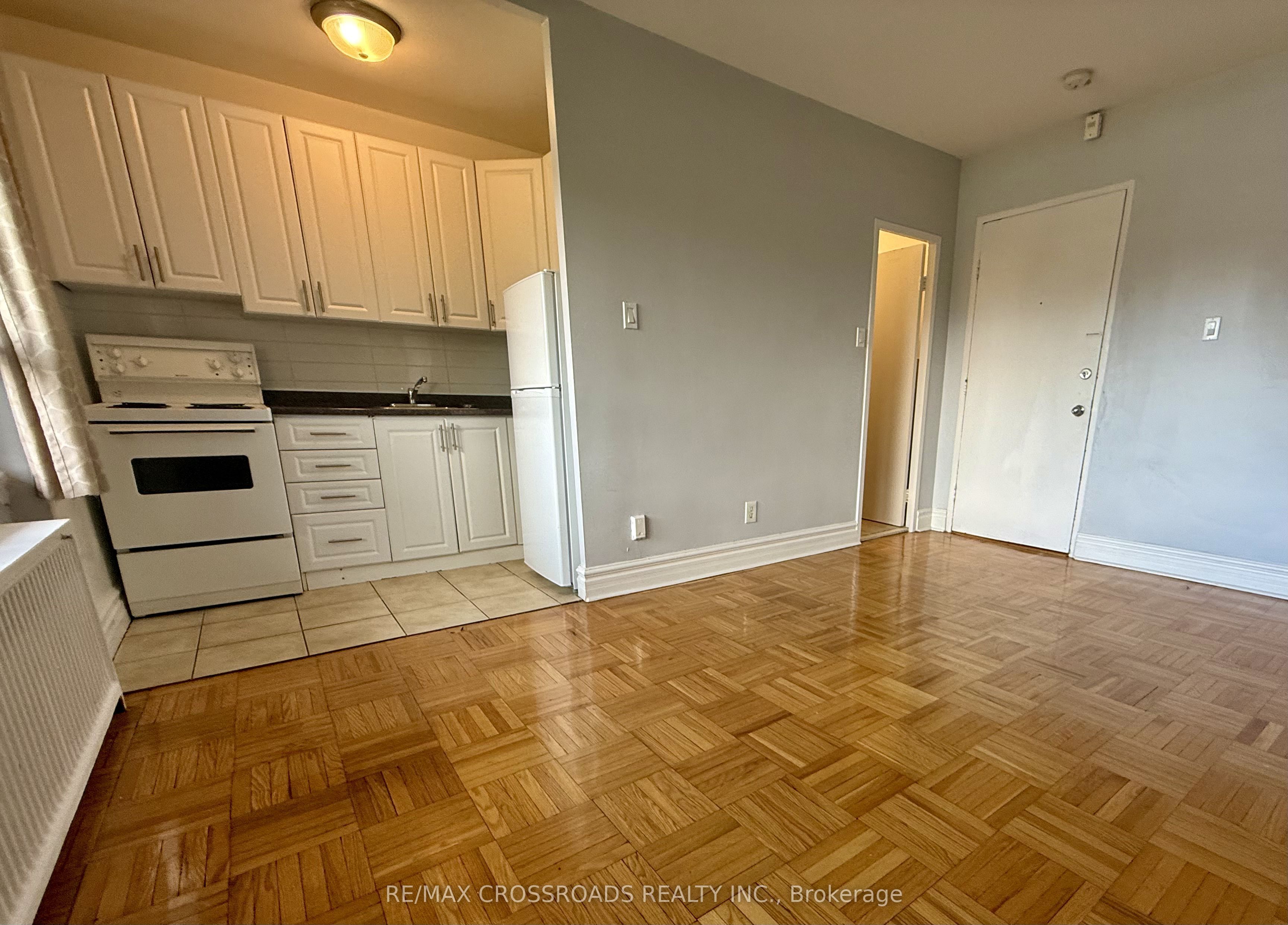 2770 Yonge Street 302, Toronto, ON M4N 2J3 photo 4