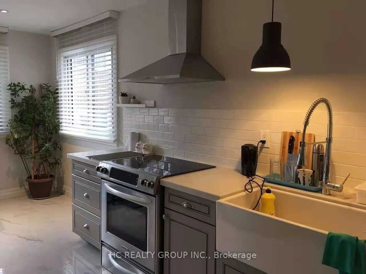 102 Peckham Avenue Upper Unit, Toronto, ON M2R 2V5 photo 3