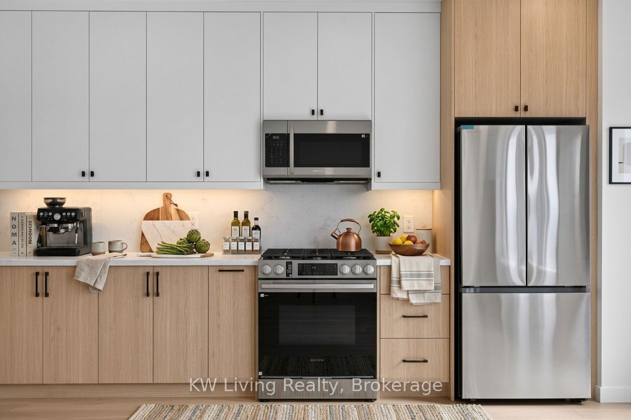 484 Westmount Avenue, Toronto, ON M6E 3N5 photo 2