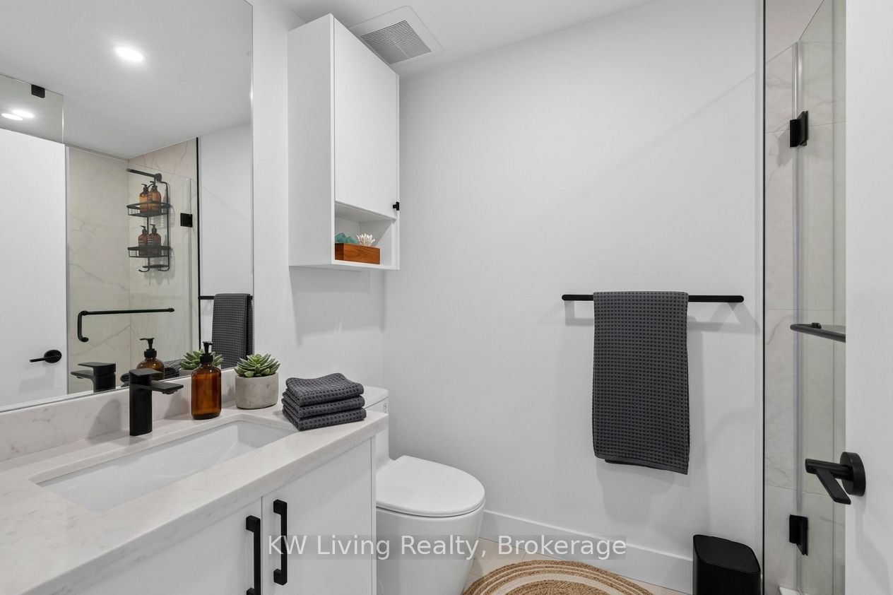 484 Westmount Avenue, Toronto, ON M6E 3N5 photo 4