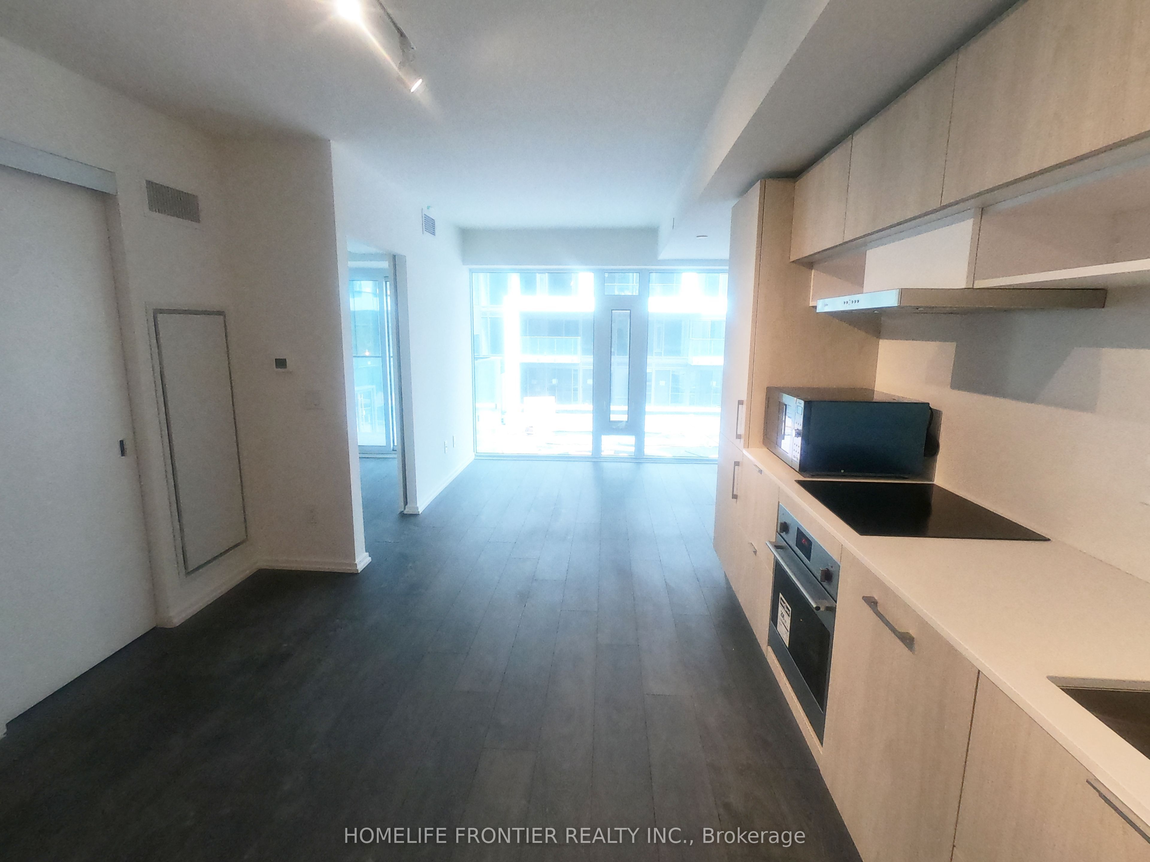 8 Hillsdale Avenue E 744, Toronto, ON M4S 1T5 photo 2
