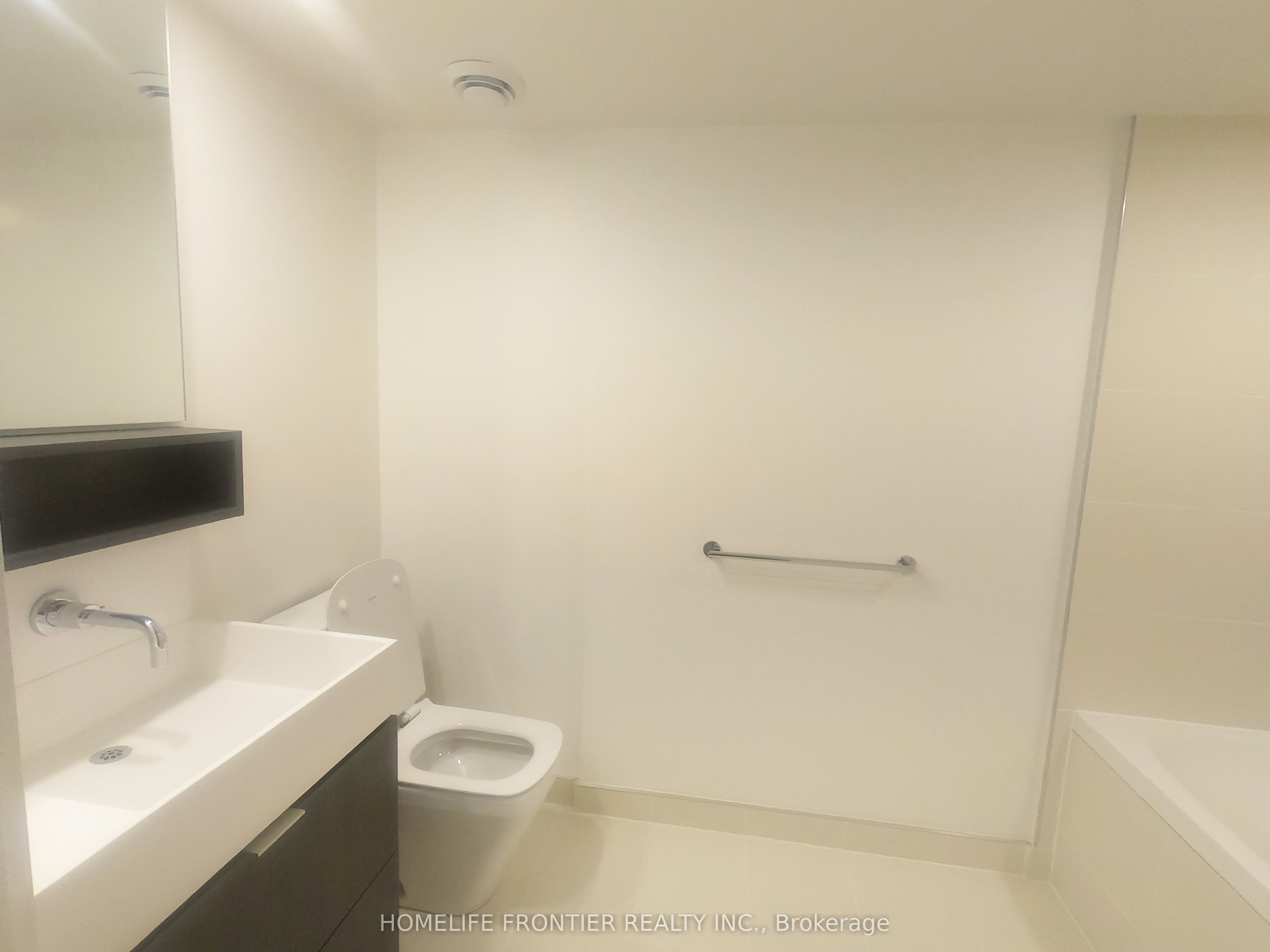 8 Hillsdale Avenue E 744, Toronto, ON M4S 1T5 photo 3