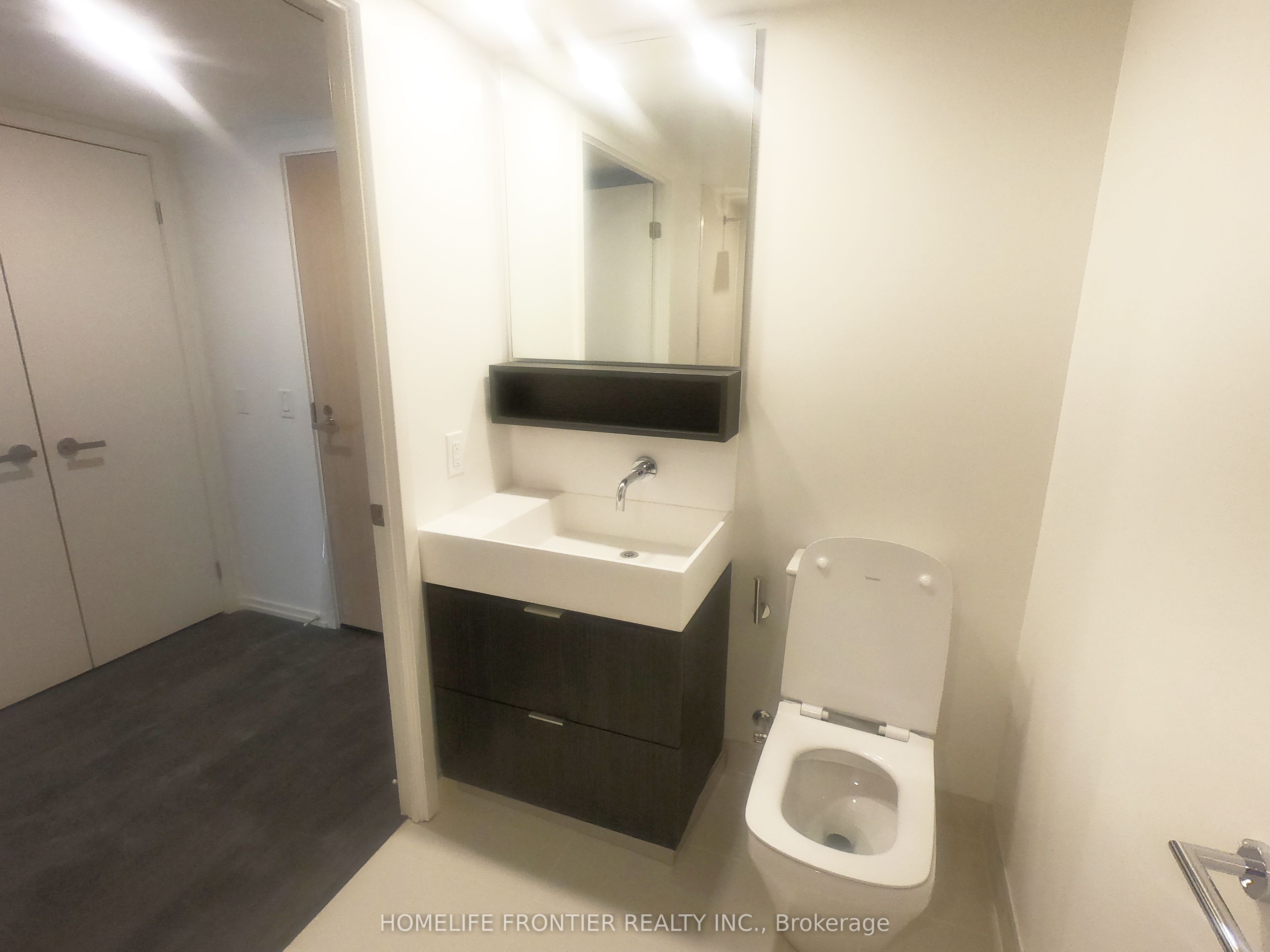 8 Hillsdale Avenue E 744, Toronto, ON M4S 1T5 photo 5