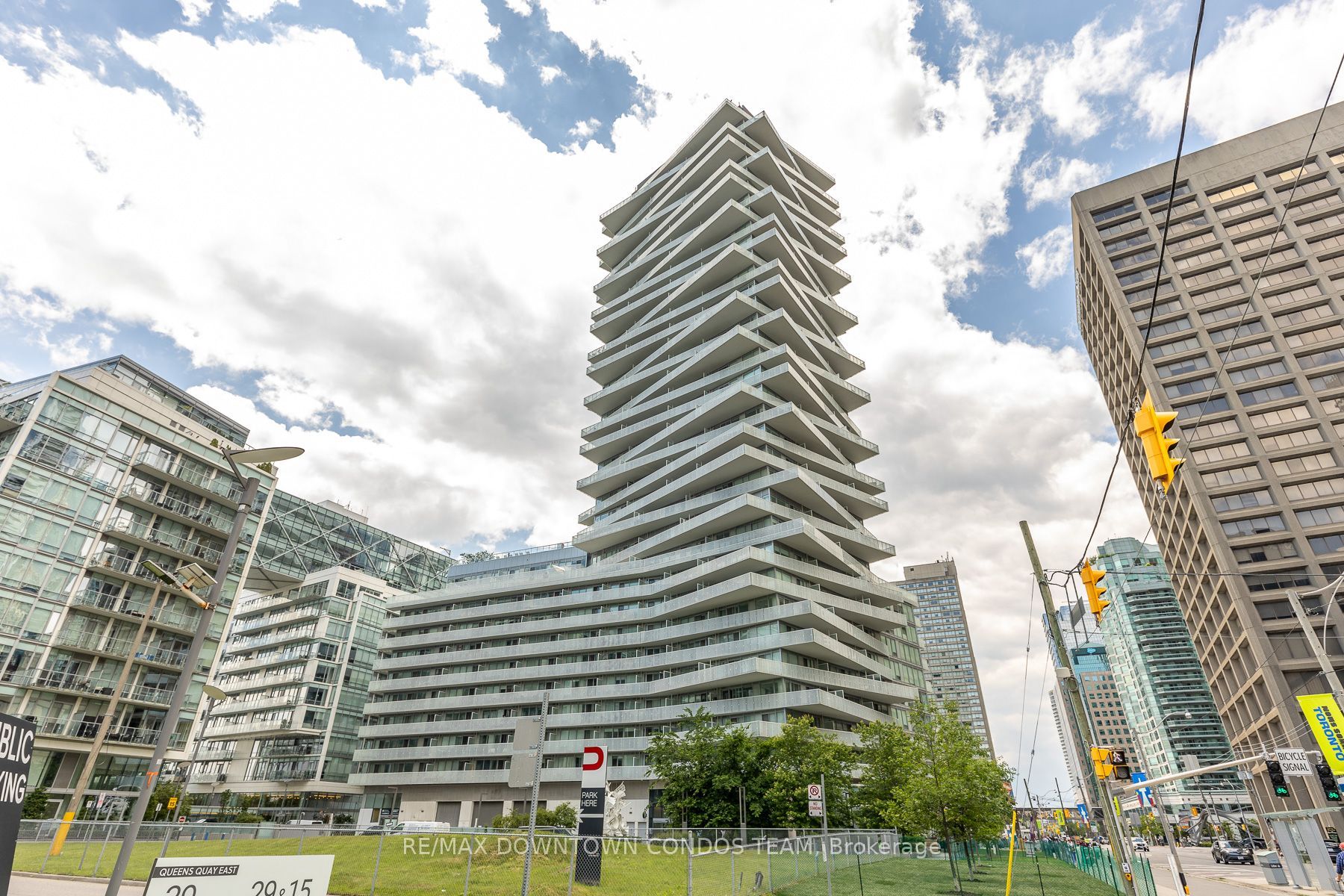 15 Queens Quay Street 1410, Toronto, ON M5E 0A4
