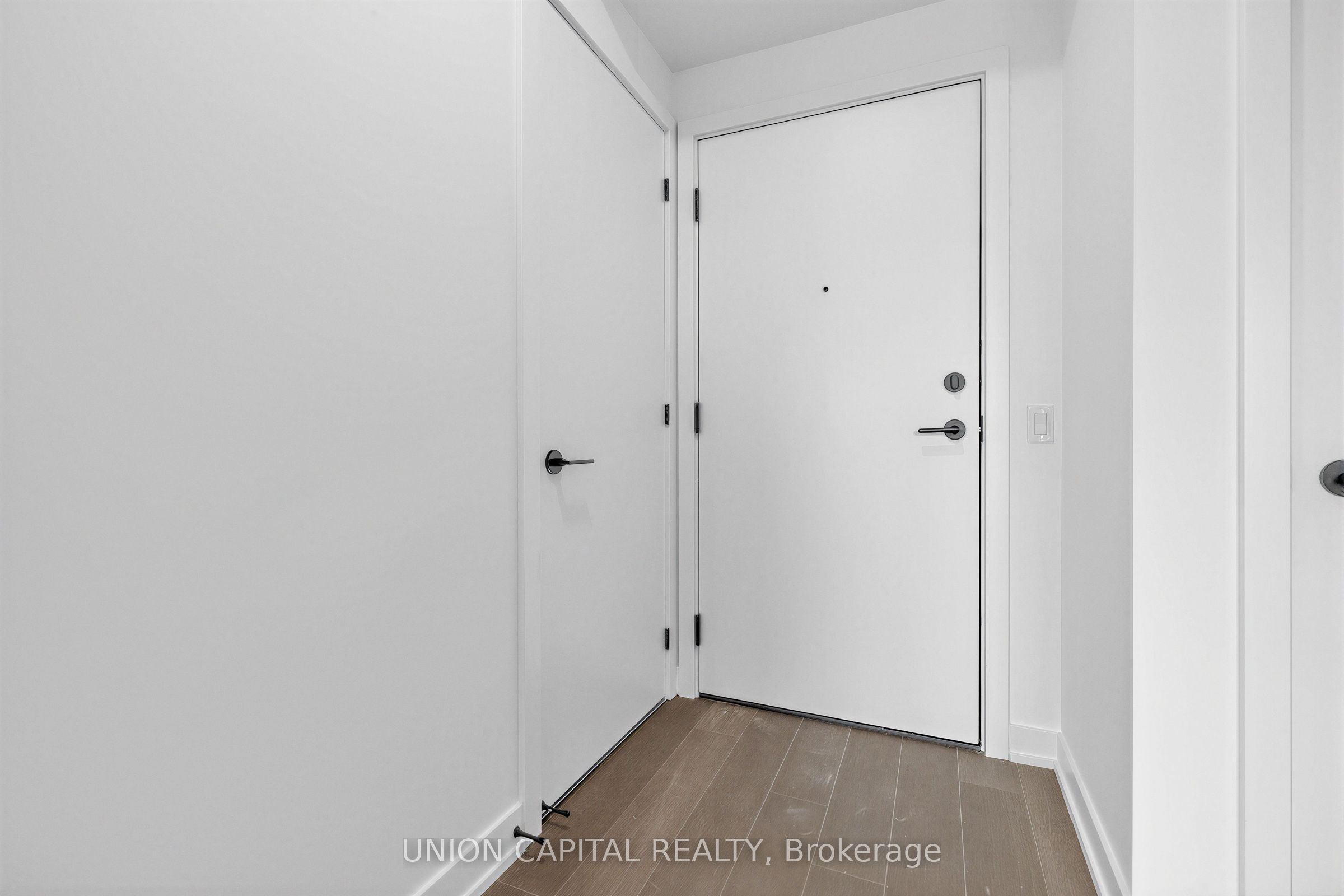 89 Montclair Avenue 917, Toronto, ON M5P 0A9 photo 4