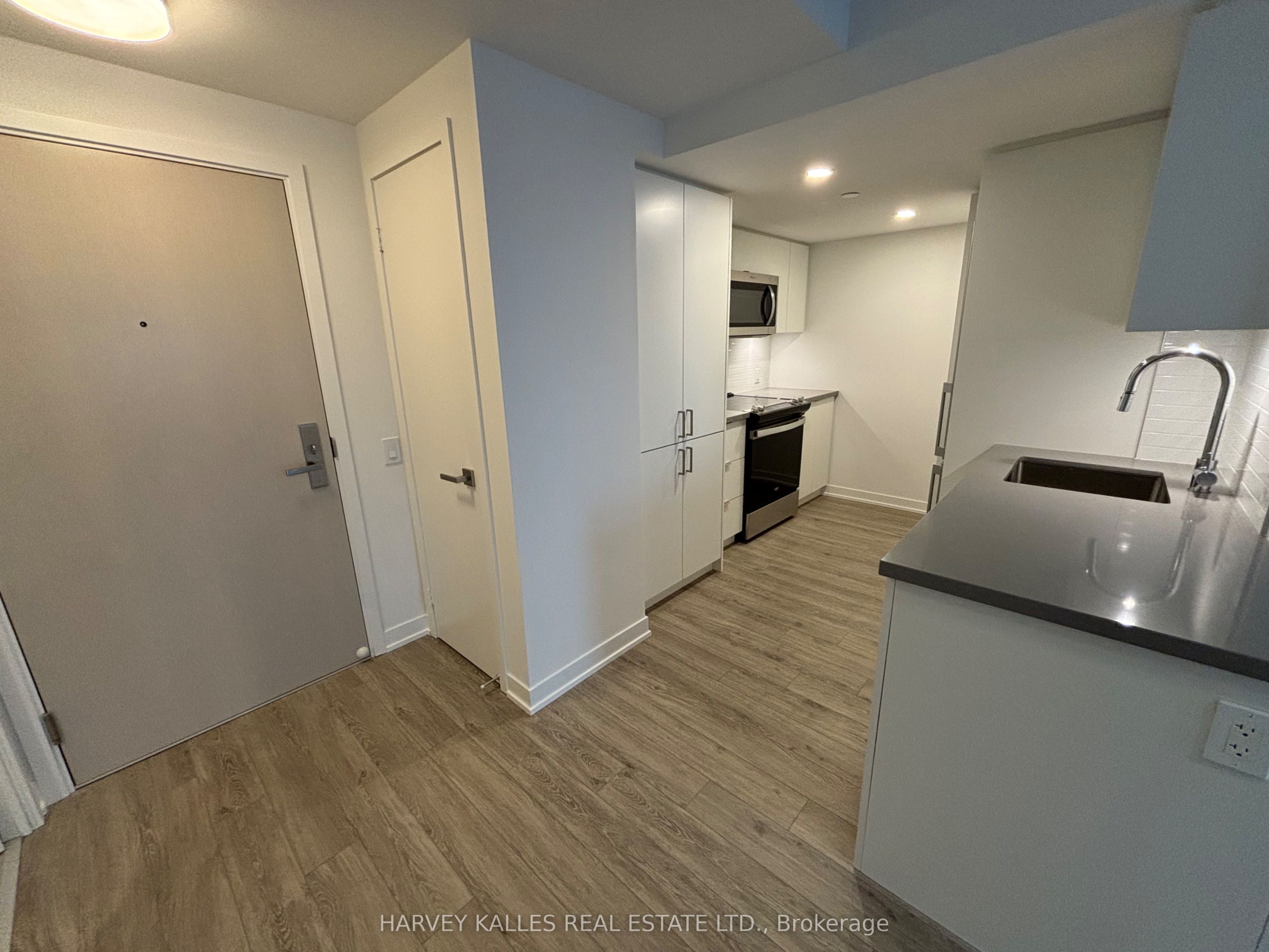 500 Wilson Avenue 415, Toronto, ON M3H 0E5