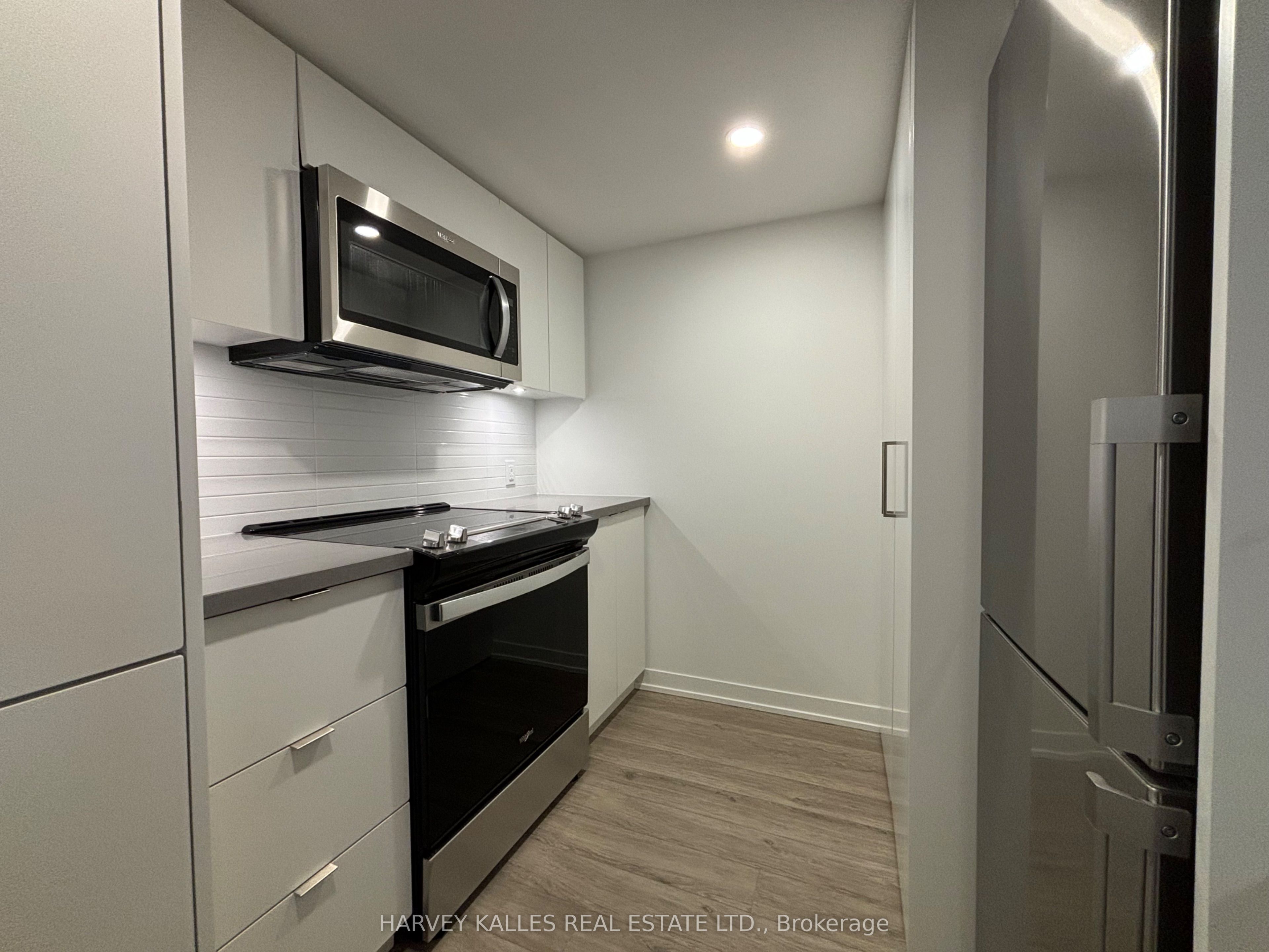 500 Wilson Avenue 415, Toronto, ON M3H 0E5 photo 2