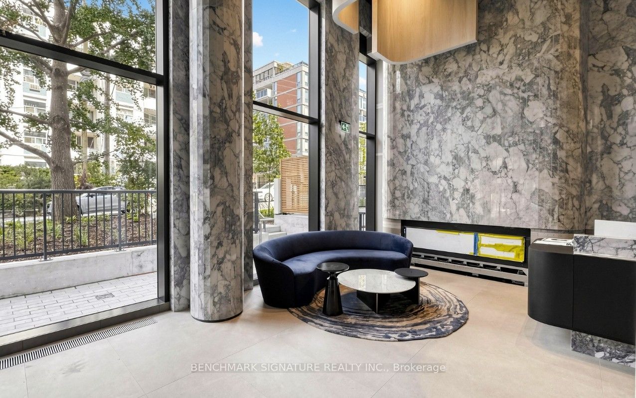 89 Montclair Avenue 1517, Toronto, ON M5P 0A9 photo 3