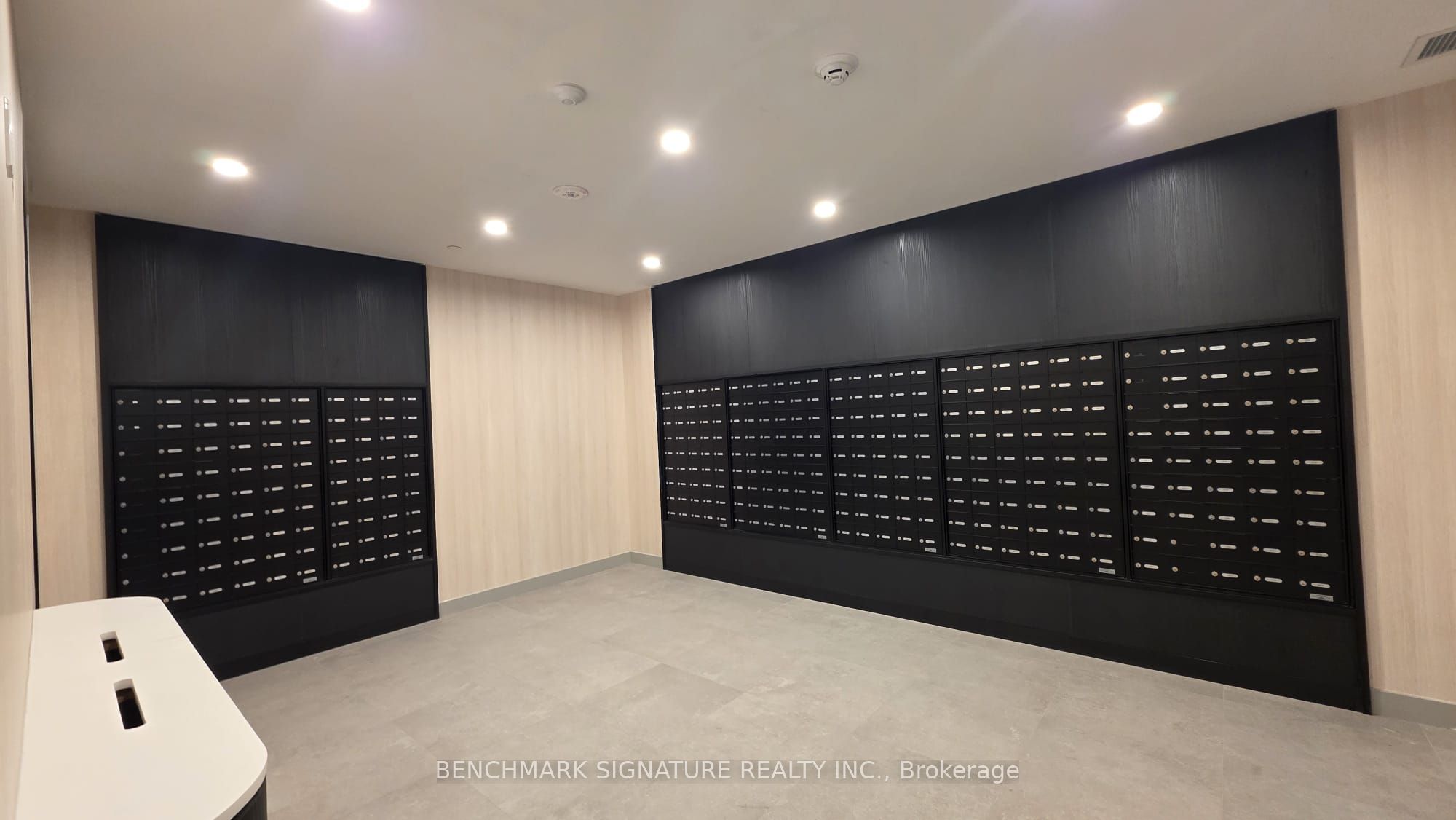 89 Montclair Avenue 1517, Toronto, ON M5P 0A9 photo 5