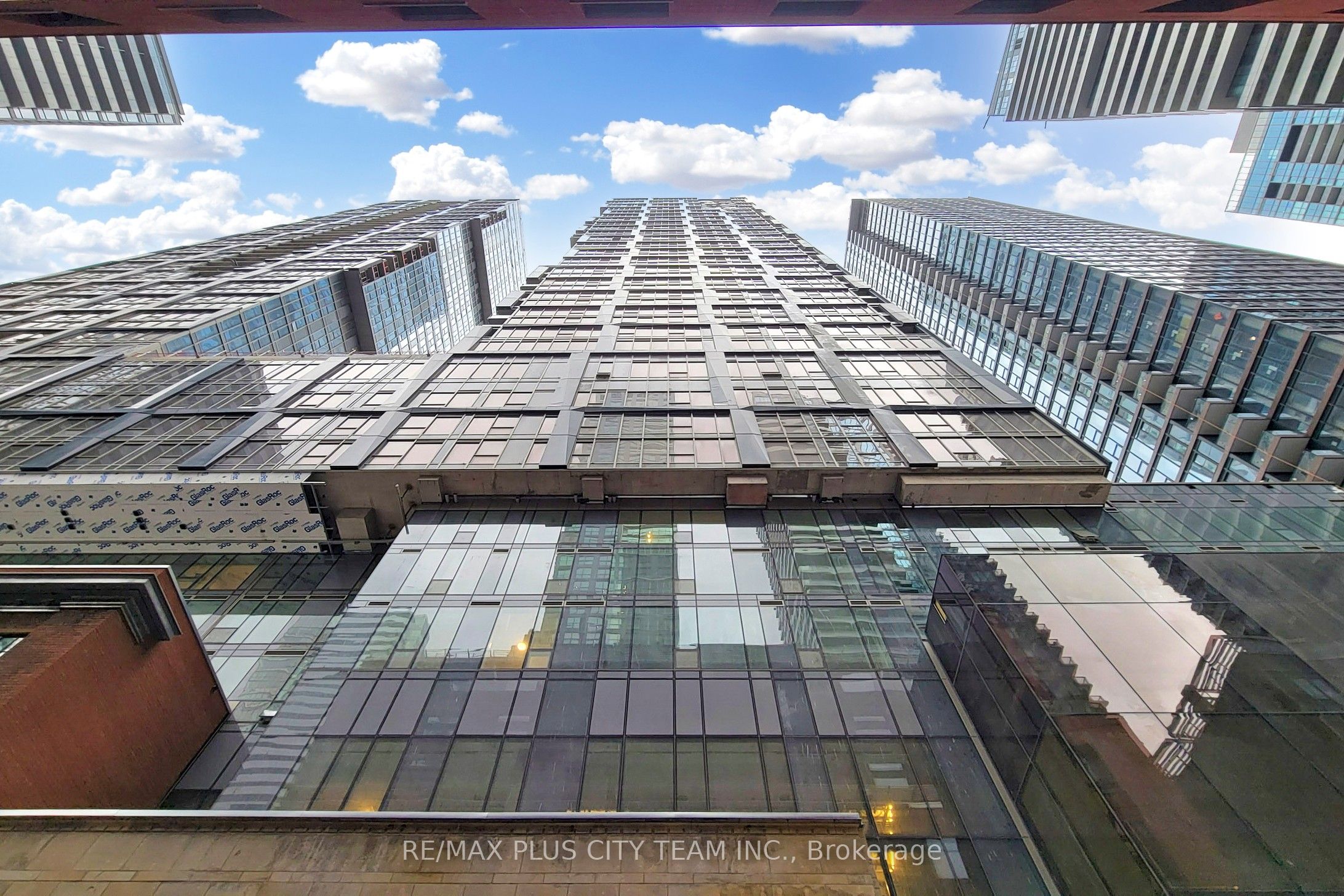 35 Mercer Street 1613, Toronto, ON M5V 0V1