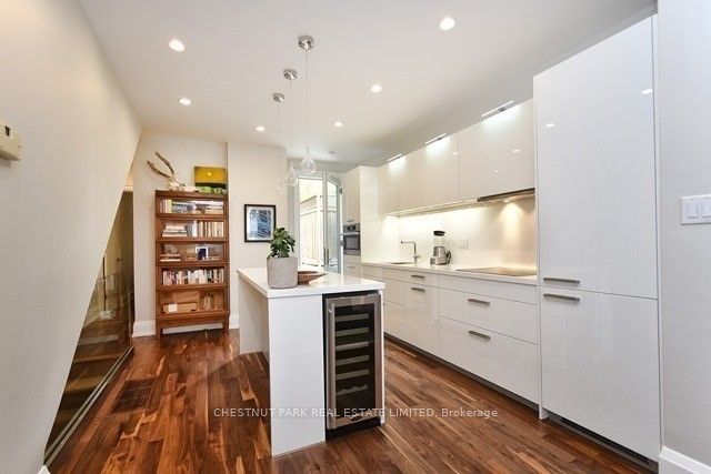 26 Gibson Avenue Main, Toronto, ON M5R 1T5 photo 5