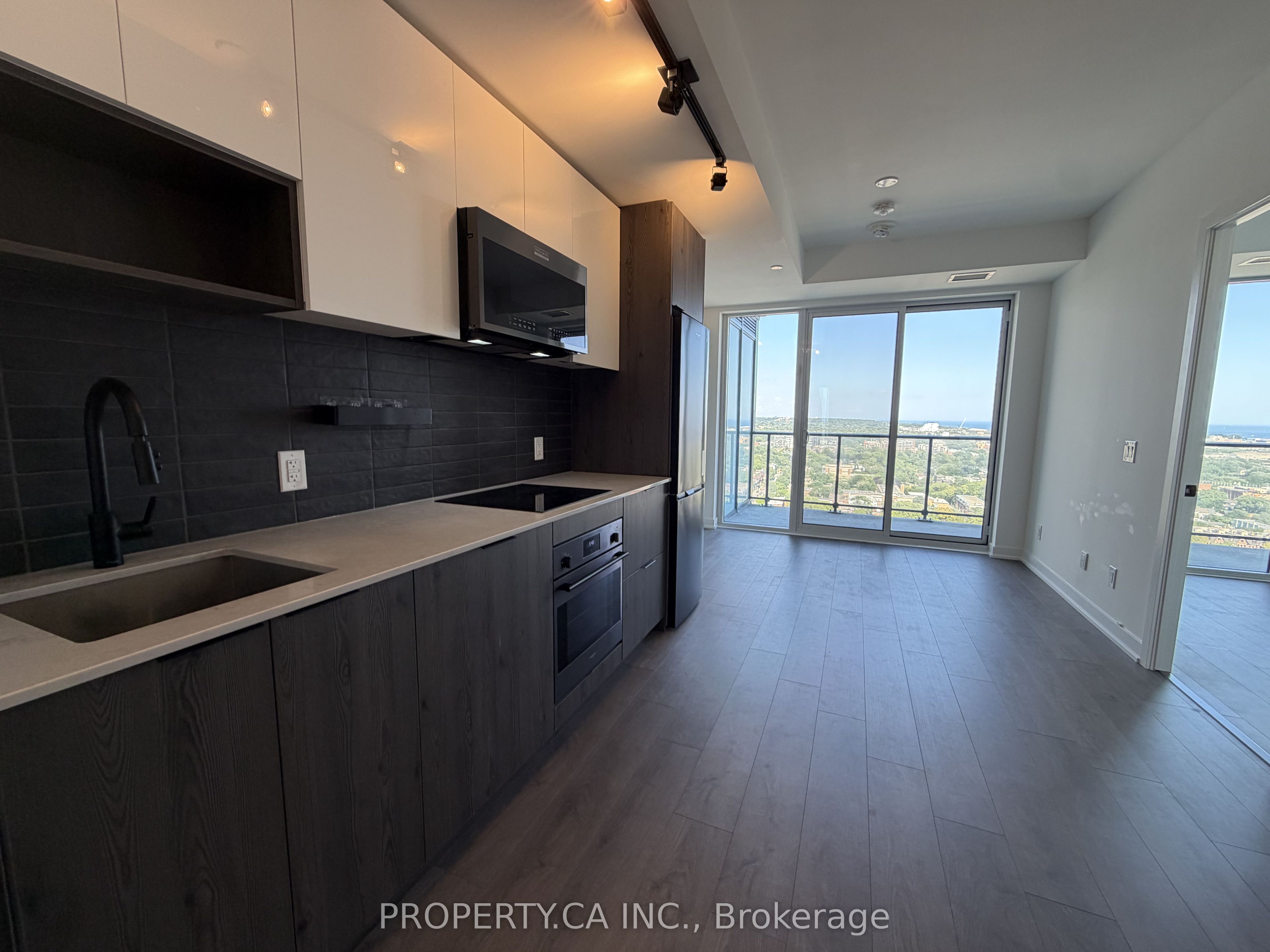 5 Defries Street 2513, Toronto, ON M5A 0W7