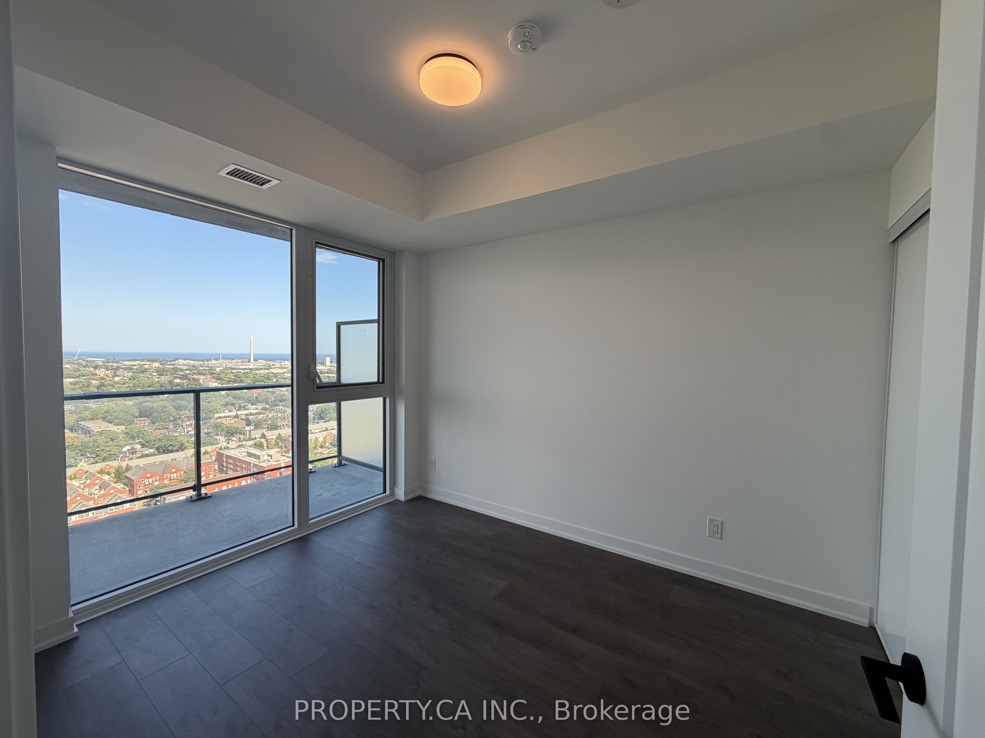 5 Defries Street 2513, Toronto, ON M5A 0W7 photo 4