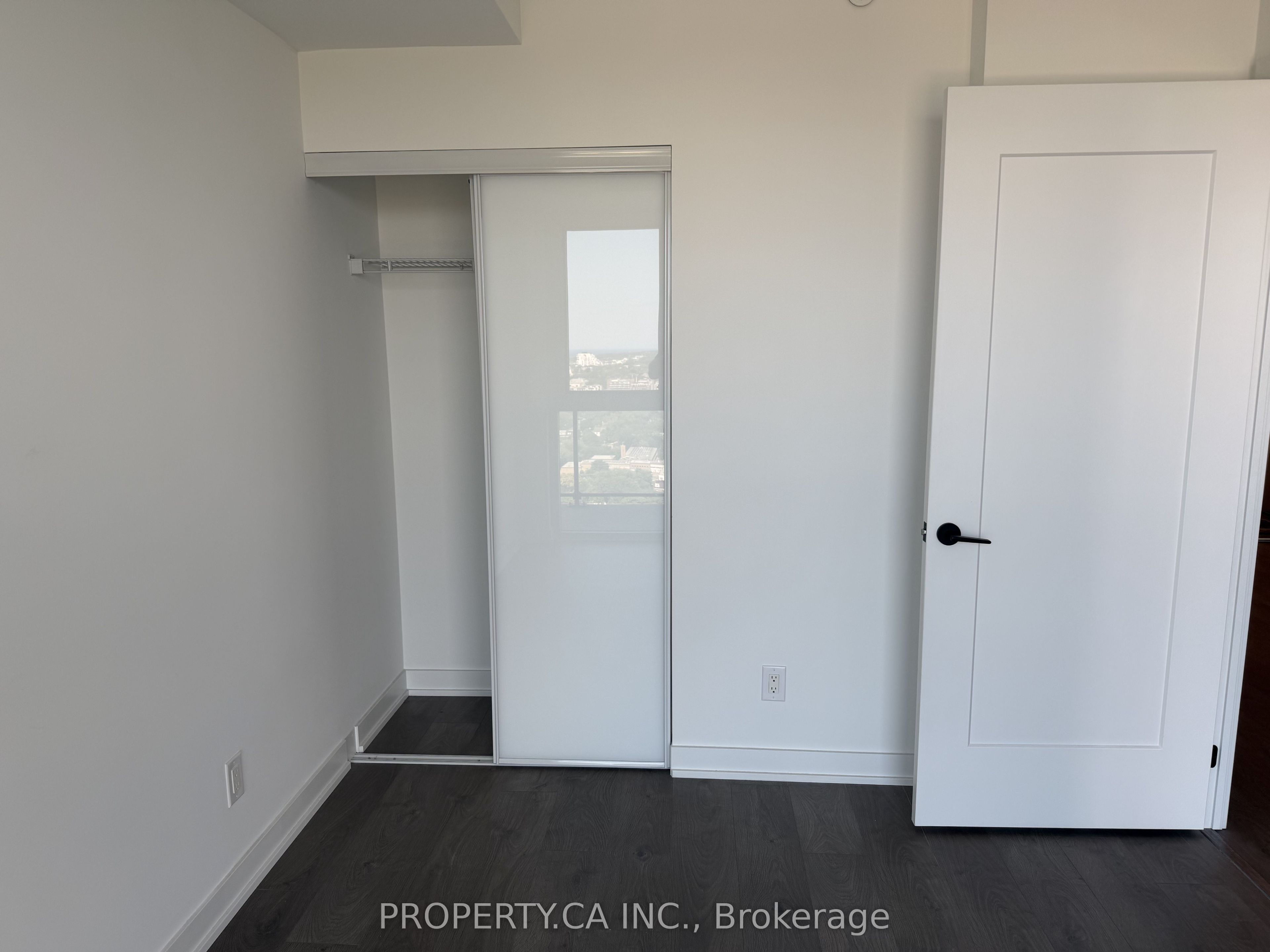 5 Defries Street 2513, Toronto, ON M5A 0W7 photo 5