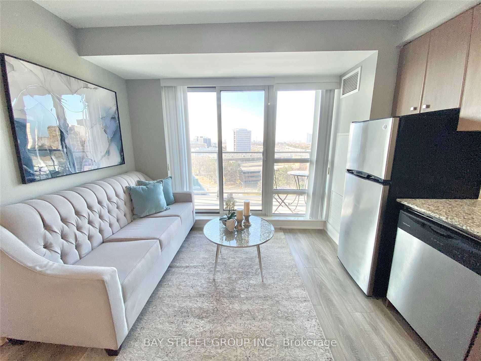 2015 Sheppard Avenue E 801, Toronto, ON M2J 0B3