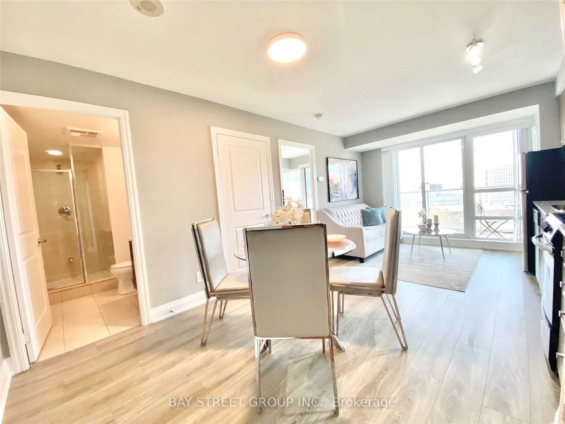 2015 Sheppard Avenue E 801, Toronto, ON M2J 0B3 photo 2