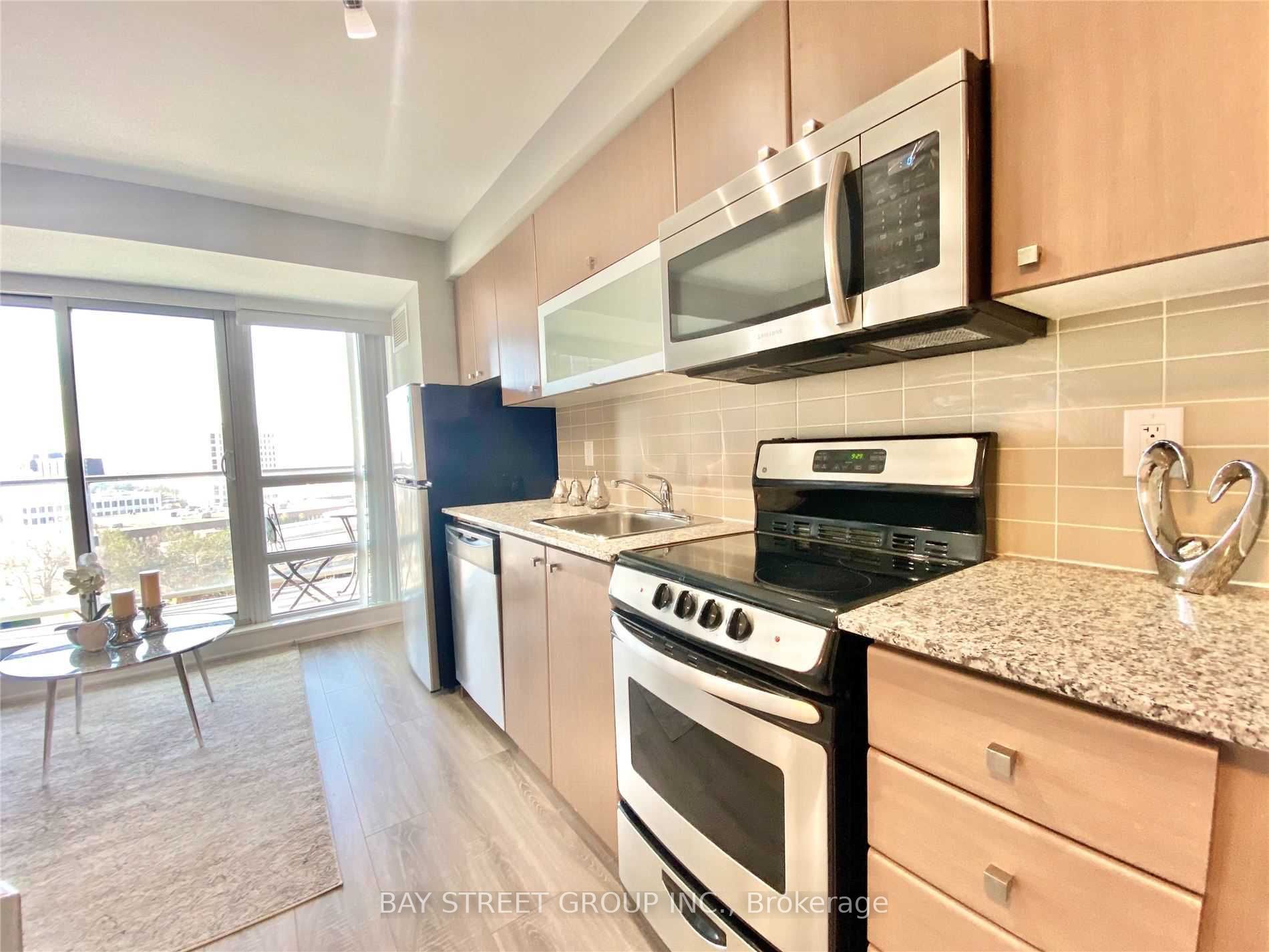 2015 Sheppard Avenue E 801, Toronto, ON M2J 0B3 photo 5
