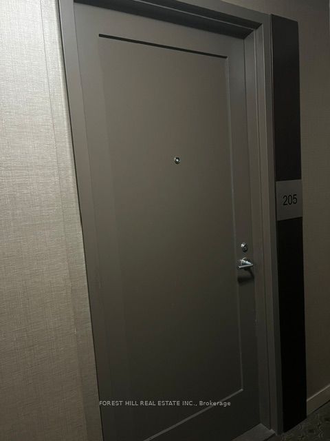320 Tweedsmuir Avenue 205, Toronto, ON M5P 2Y3 photo 5