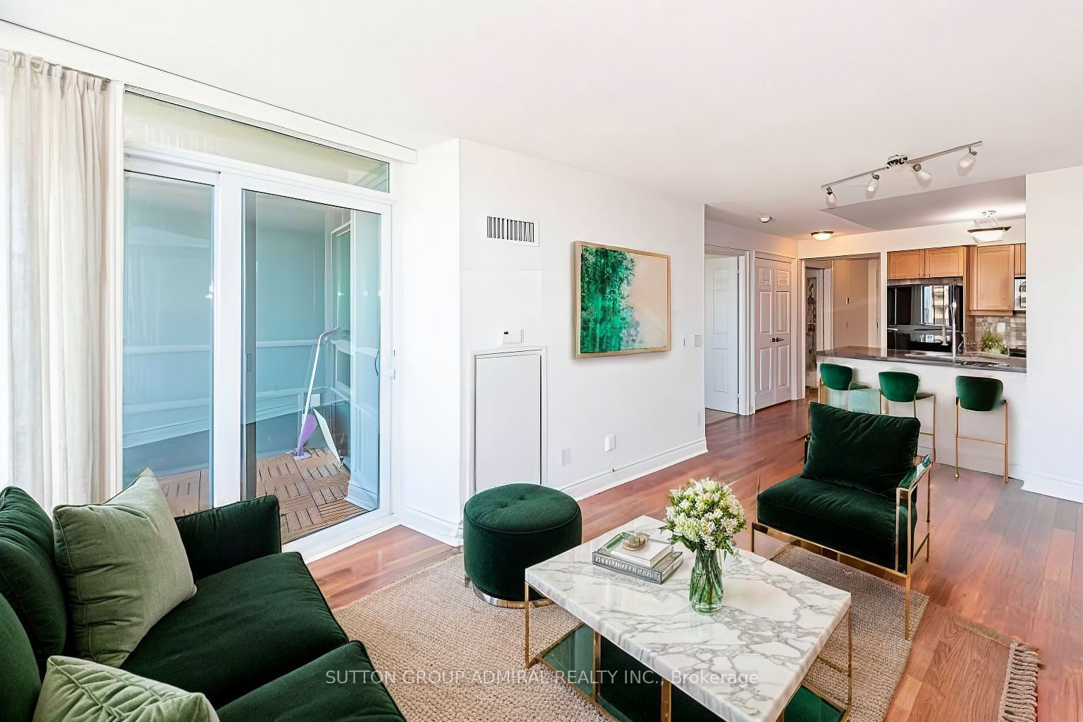 25 Greenview Avenue 2422, Toronto, ON M2M 0A5 photo 4