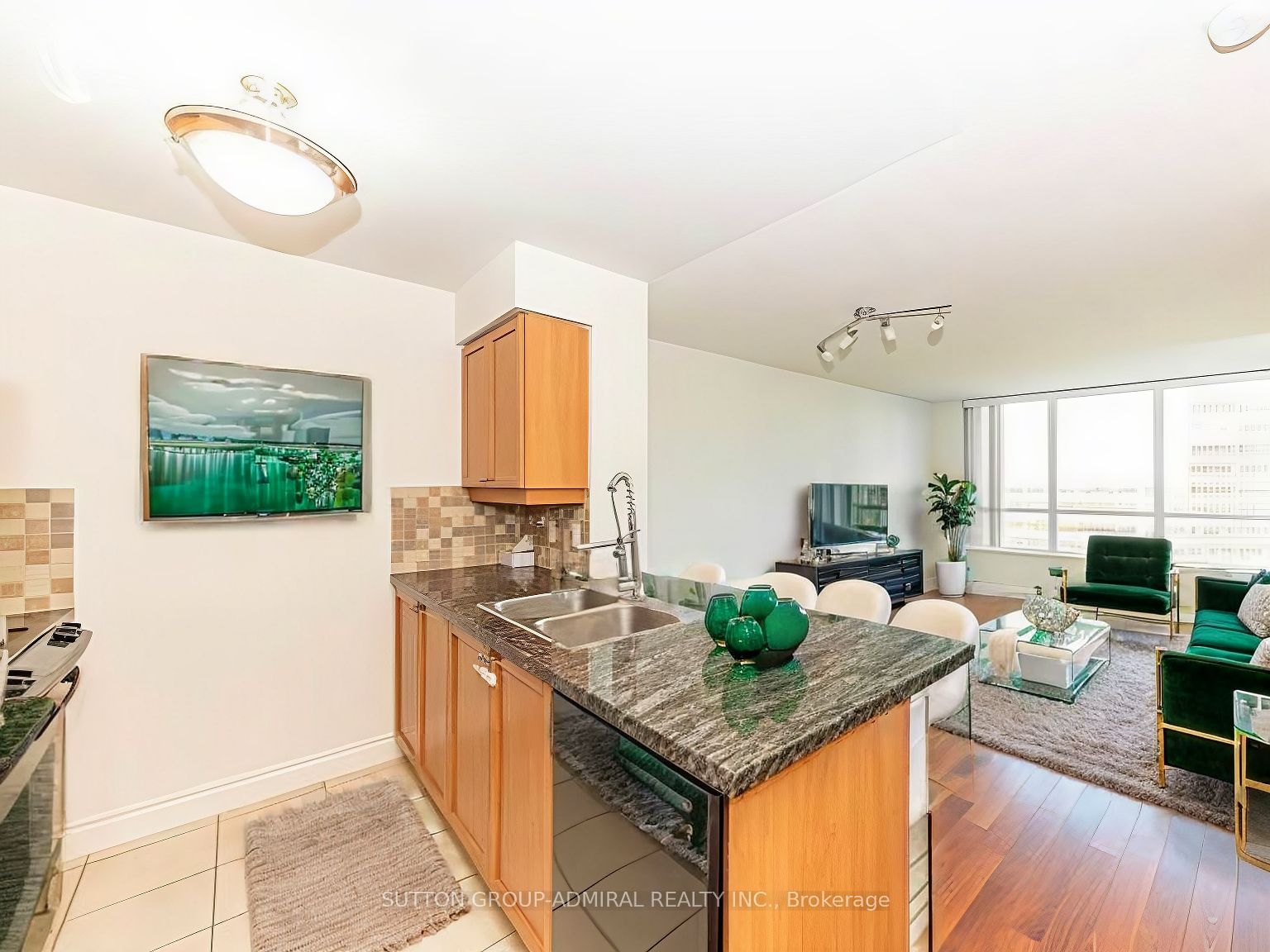 25 Greenview Avenue 2422, Toronto, ON M2M 0A5 photo 5