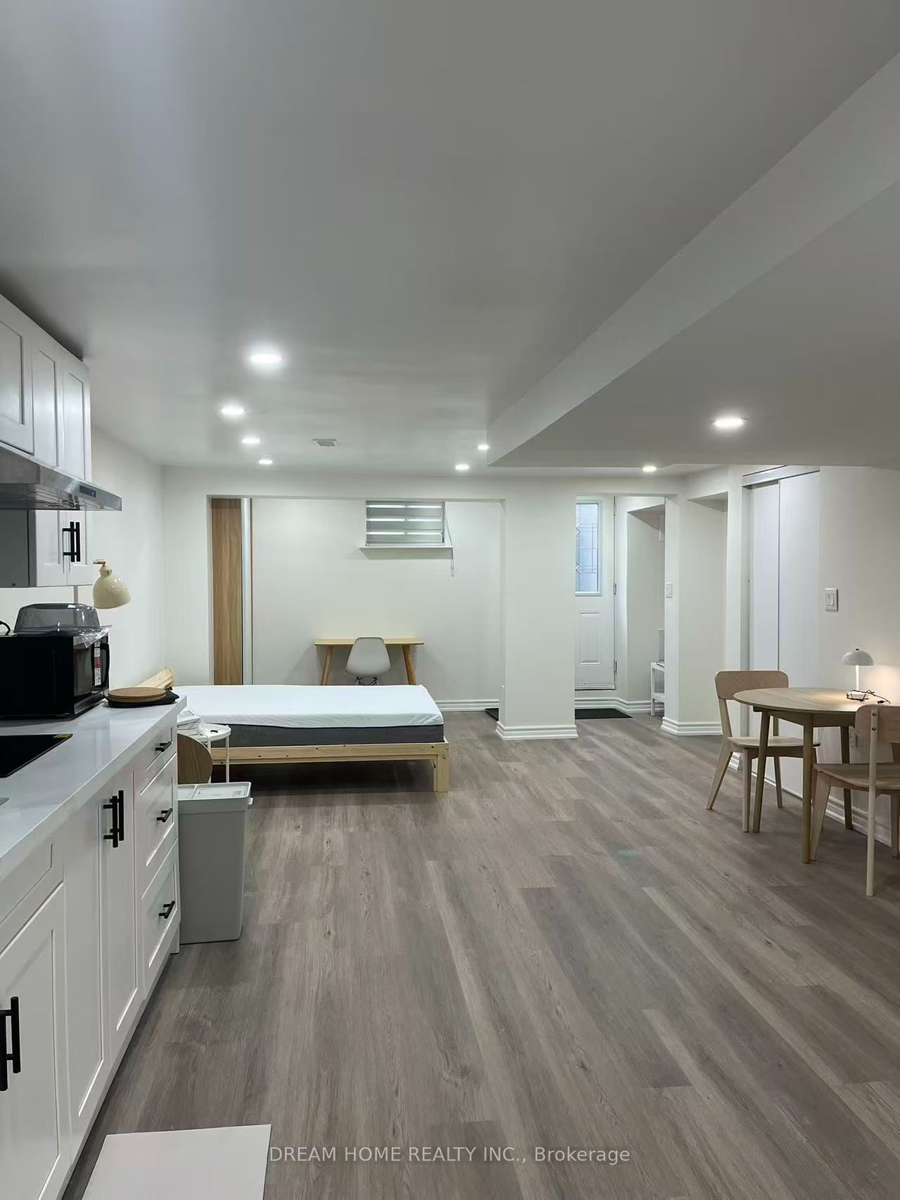 138 Robert Street B01, Toronto, ON M5S 2K3 photo 2