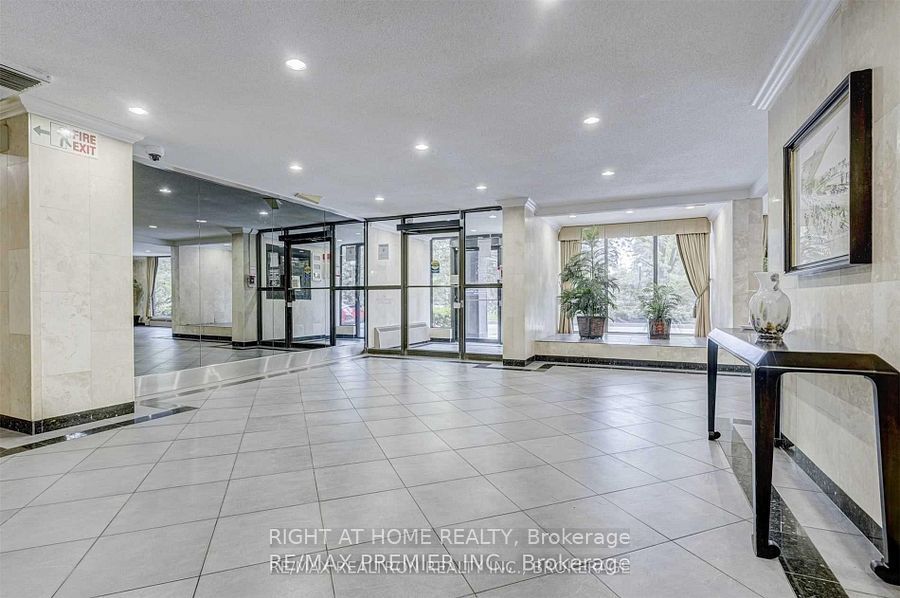 175 Hilda Avenue N 910, Toronto, ON M2M 1V8 photo 3