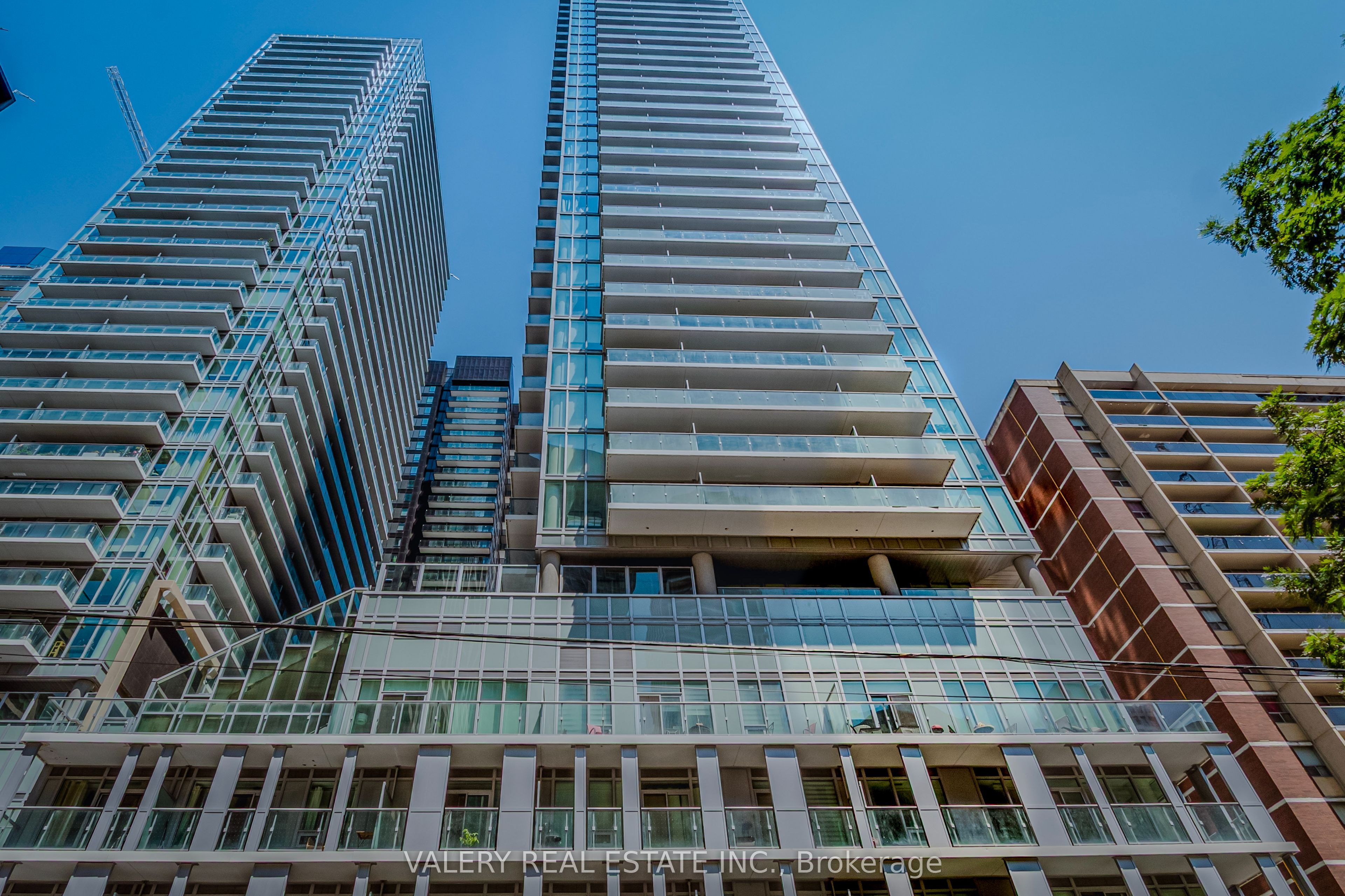 99 Broadway Avenue 2001, Toronto, ON M4P 0E4