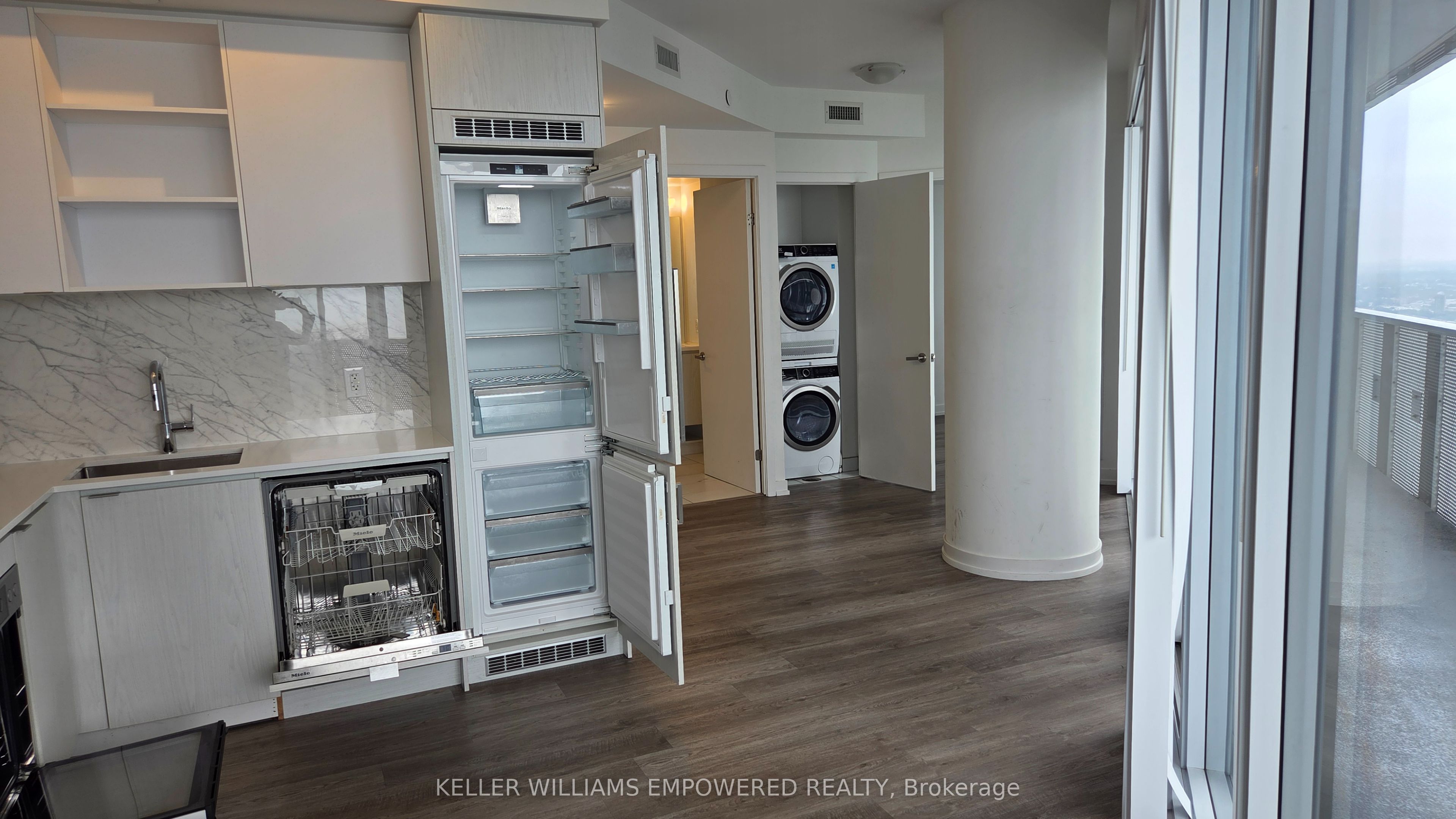 55 Cooper Street 6308, Toronto, ON M5E 0G1 photo 2