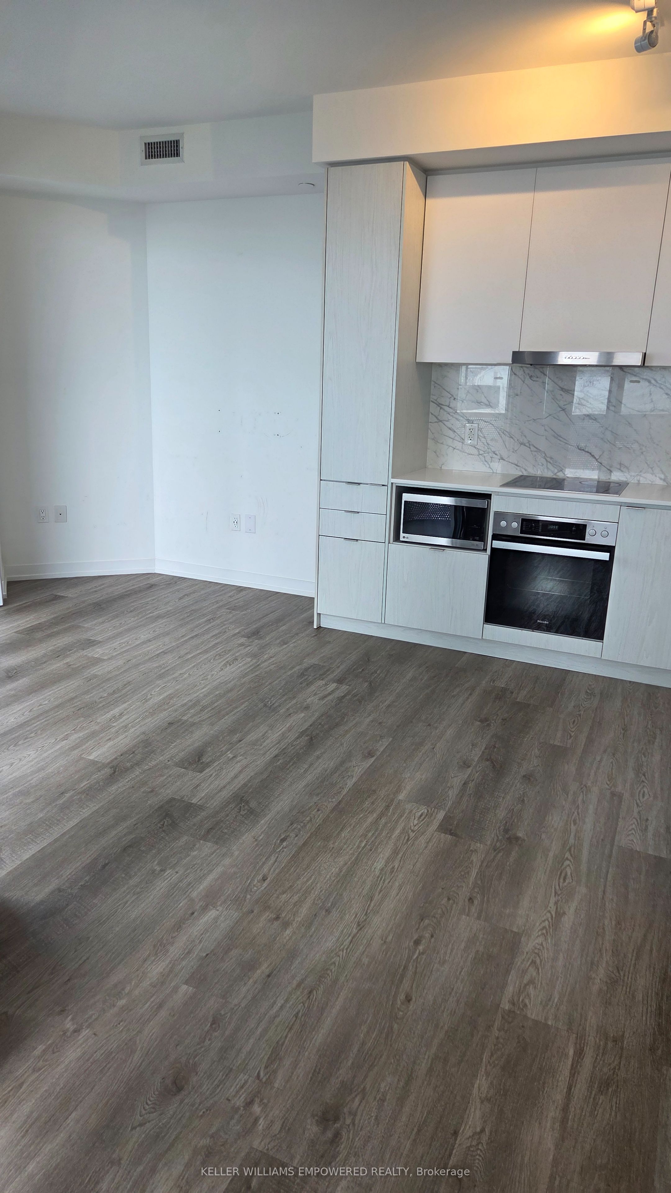 55 Cooper Street 6308, Toronto, ON M5E 0G1 photo 4