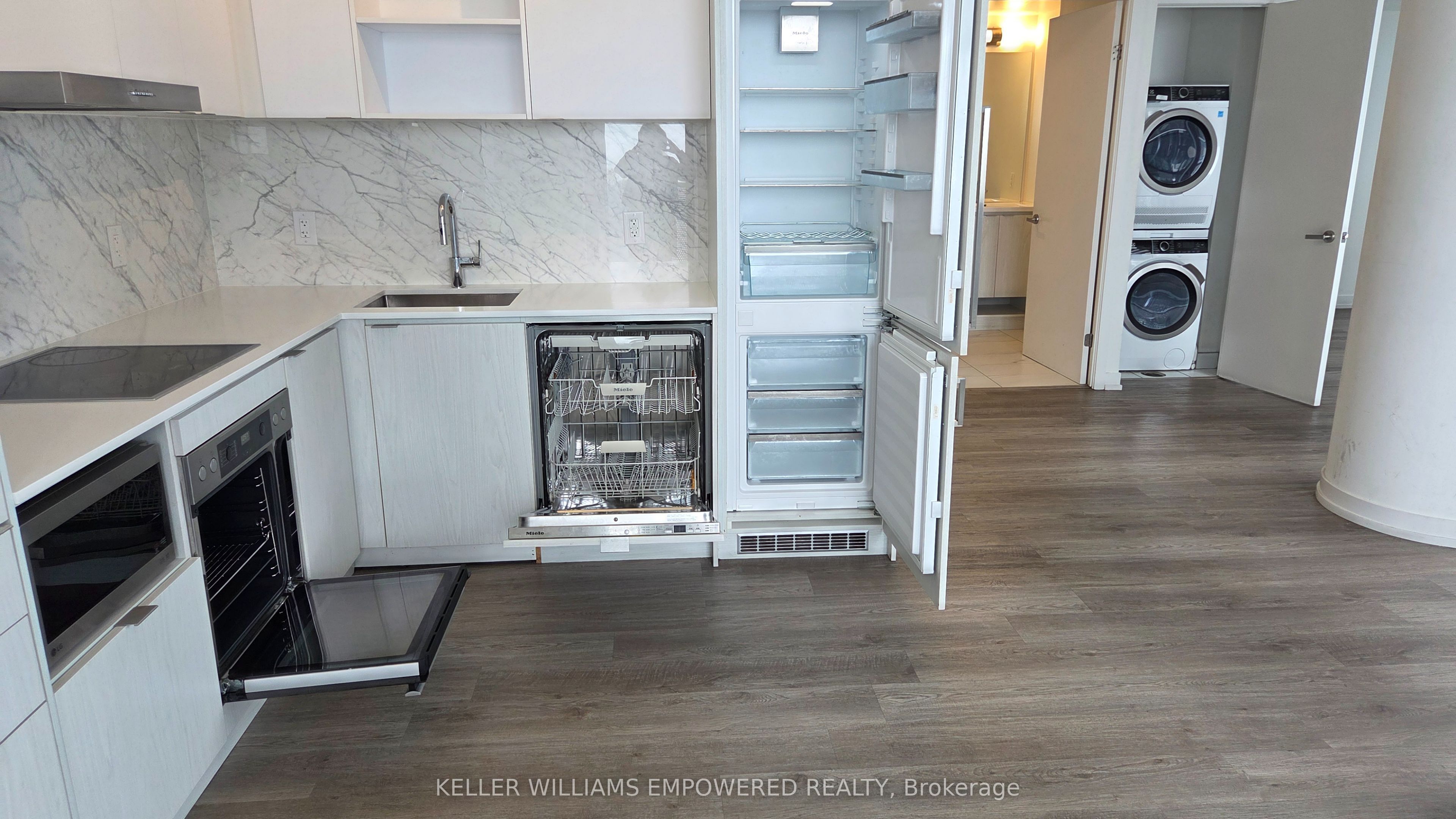 55 Cooper Street 6308, Toronto, ON M5E 0G1 photo 5