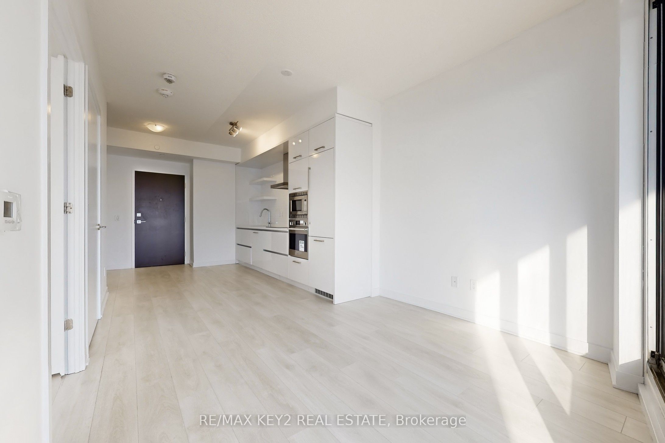 2221 Yonge Street 4904, Toronto, ON M4S 0B8 photo 5