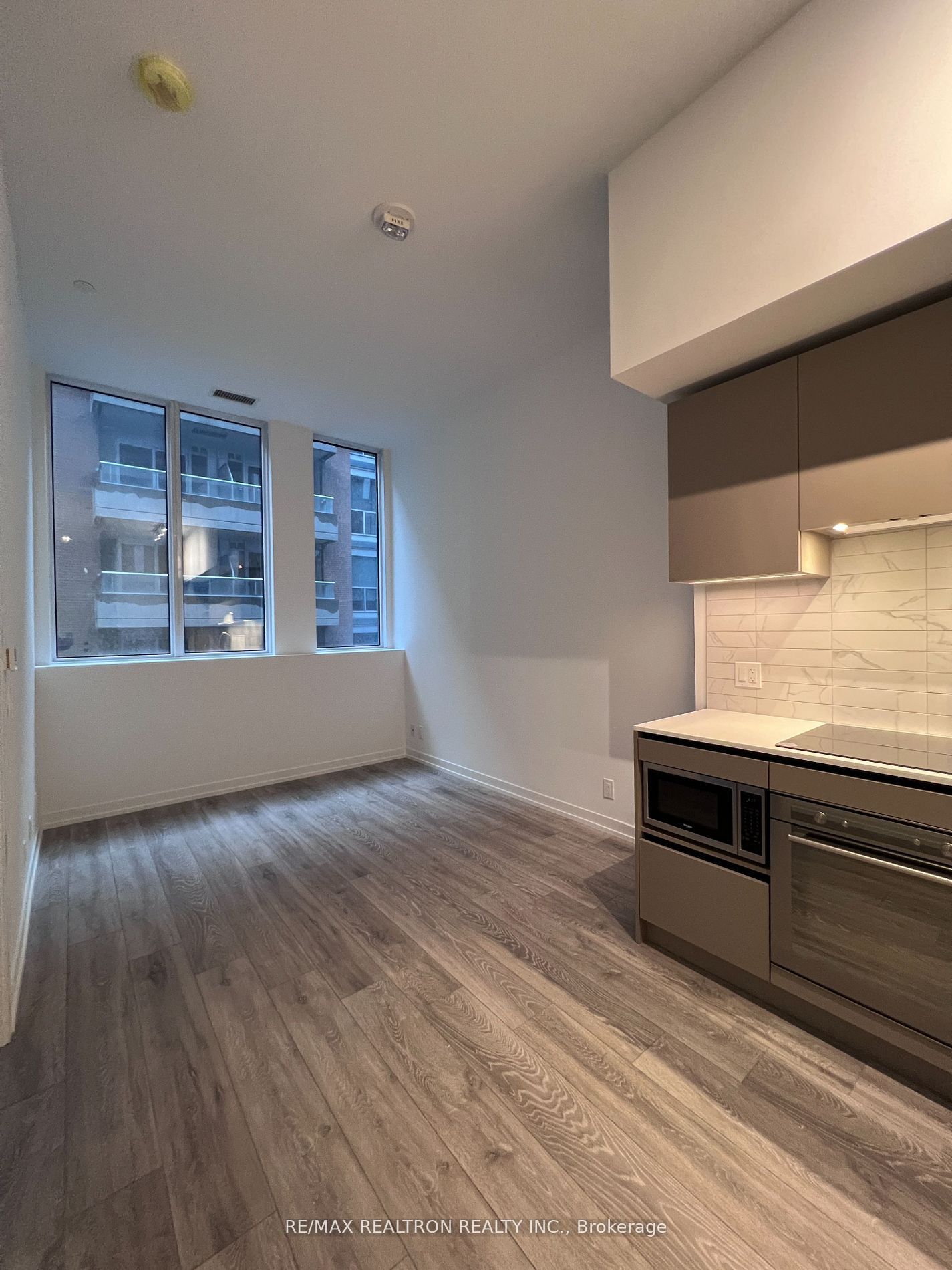 55 Mercer Street 709, Toronto, ON M5V 3W2 photo 3